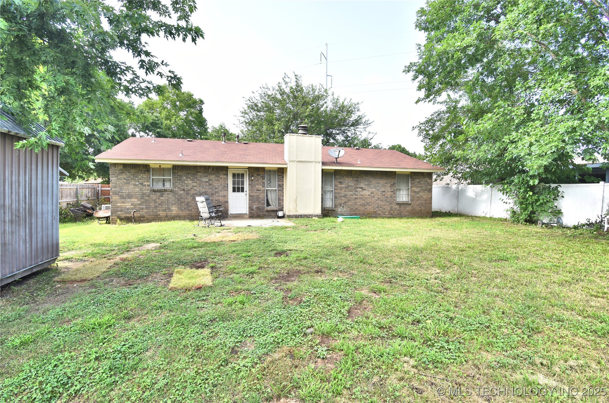 642 E 138th Place Property Photo 17