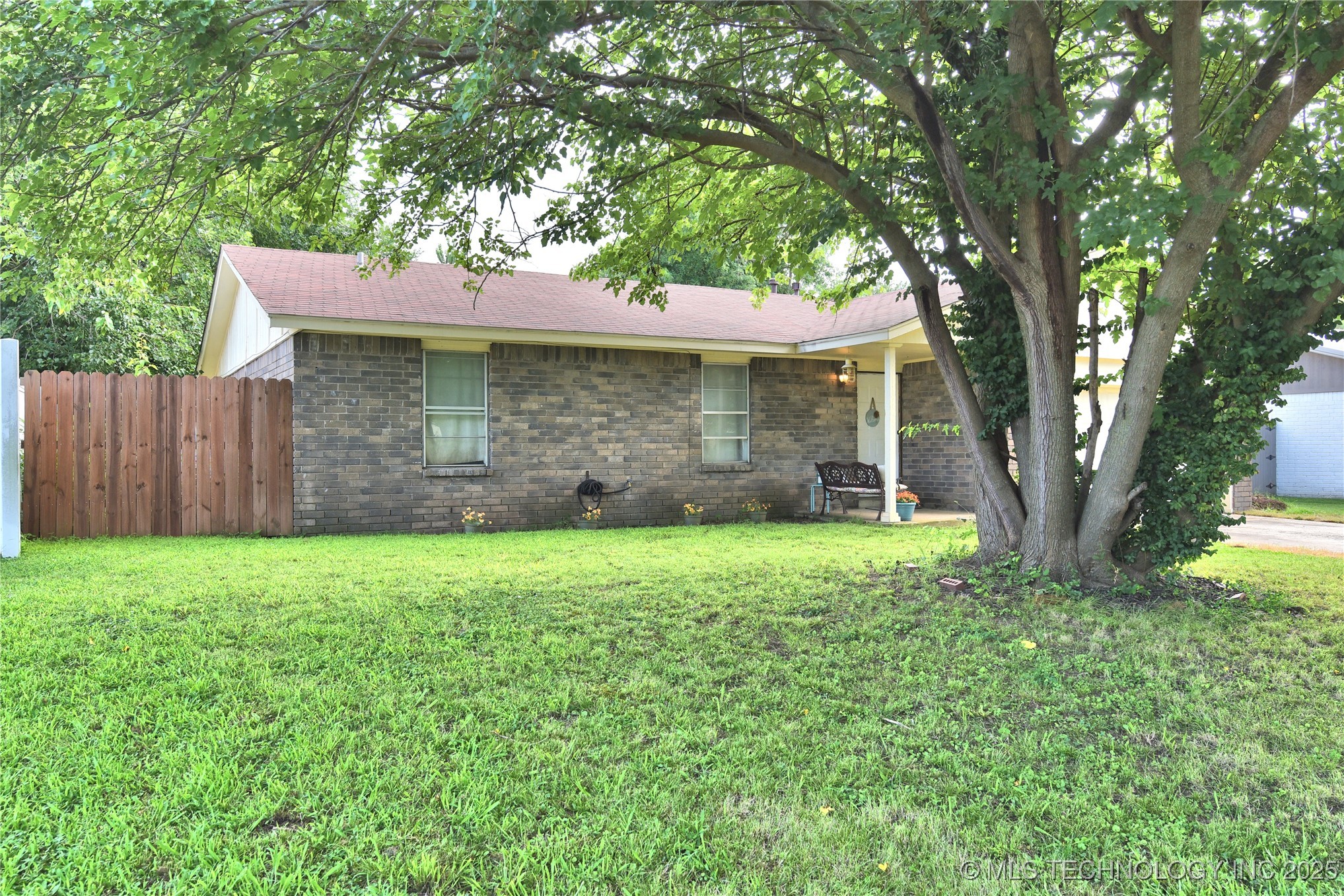 642 E 138th Place Property Photo 19