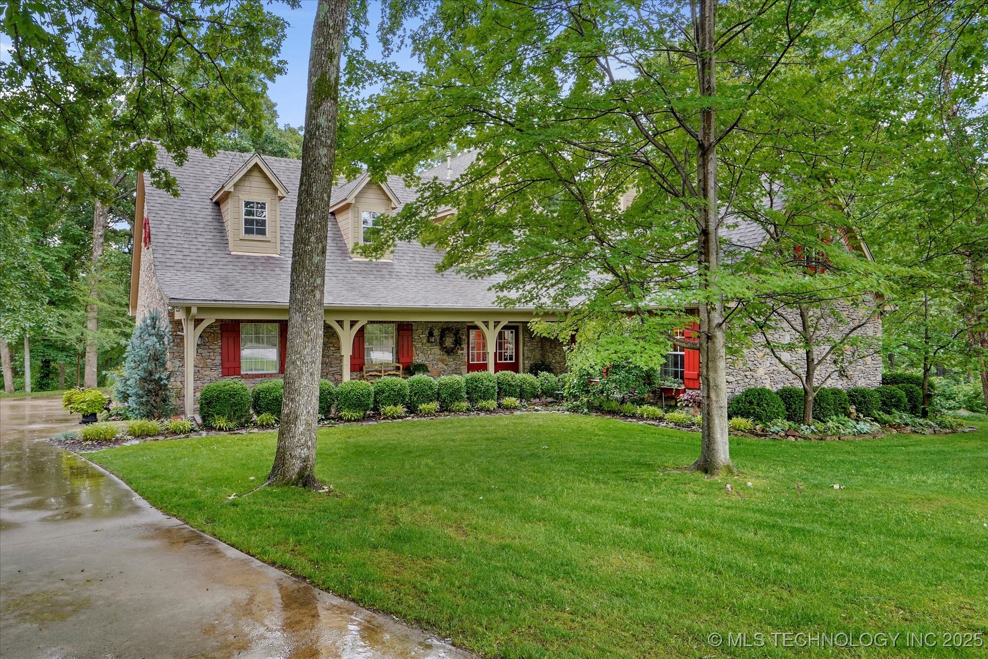 22765 S Red Oak Drive Property Photo 3