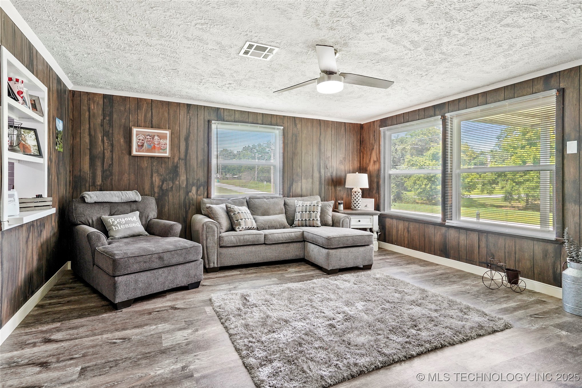 425 River Road Property Photo 3