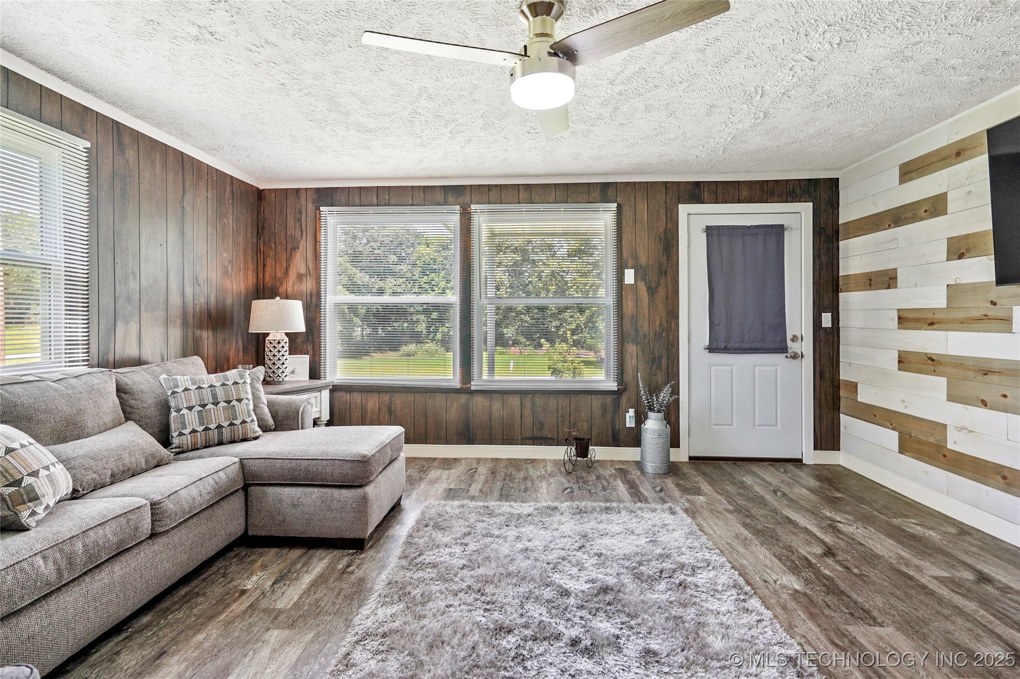 425 River Road Property Photo 4