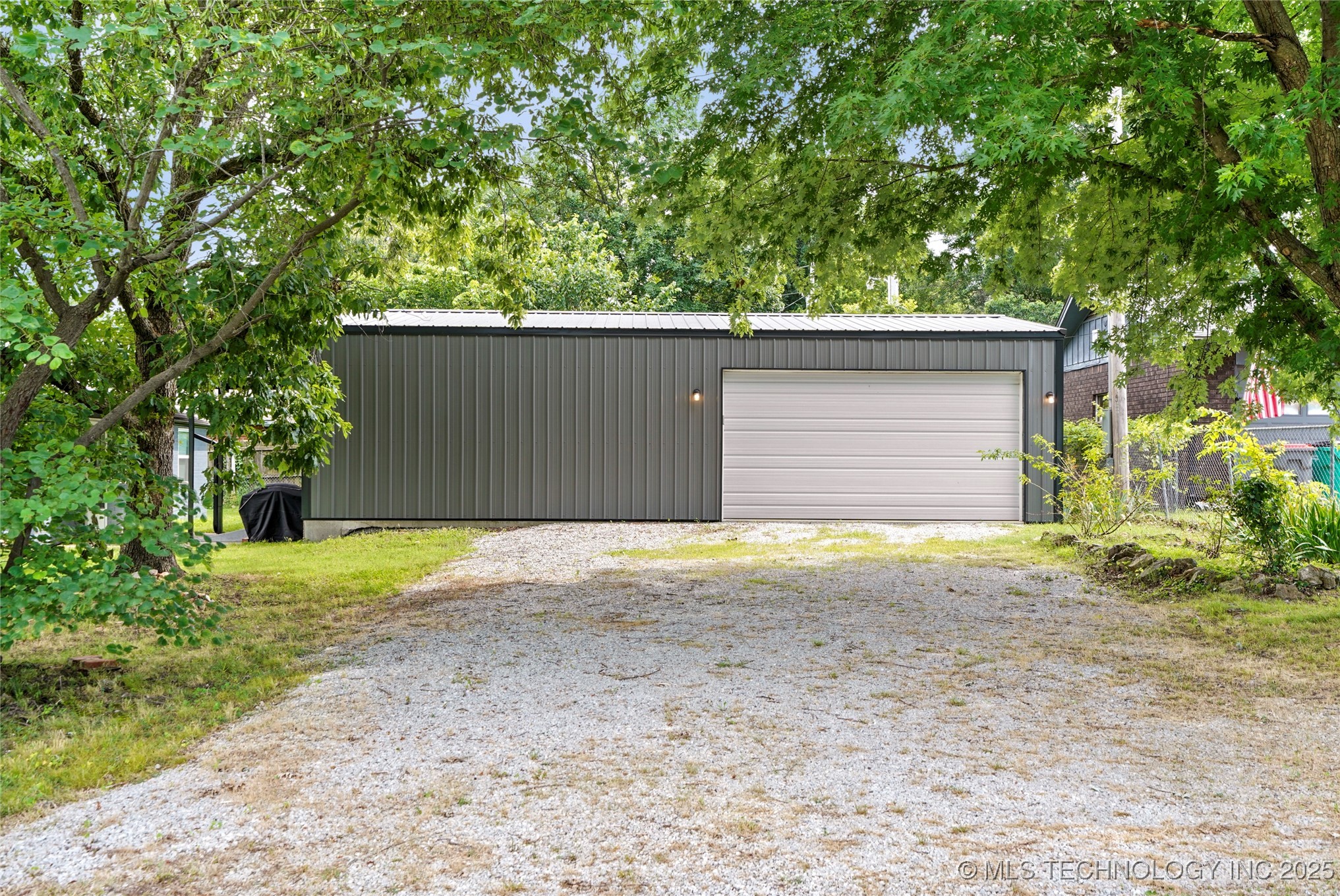 425 River Road Property Photo 7