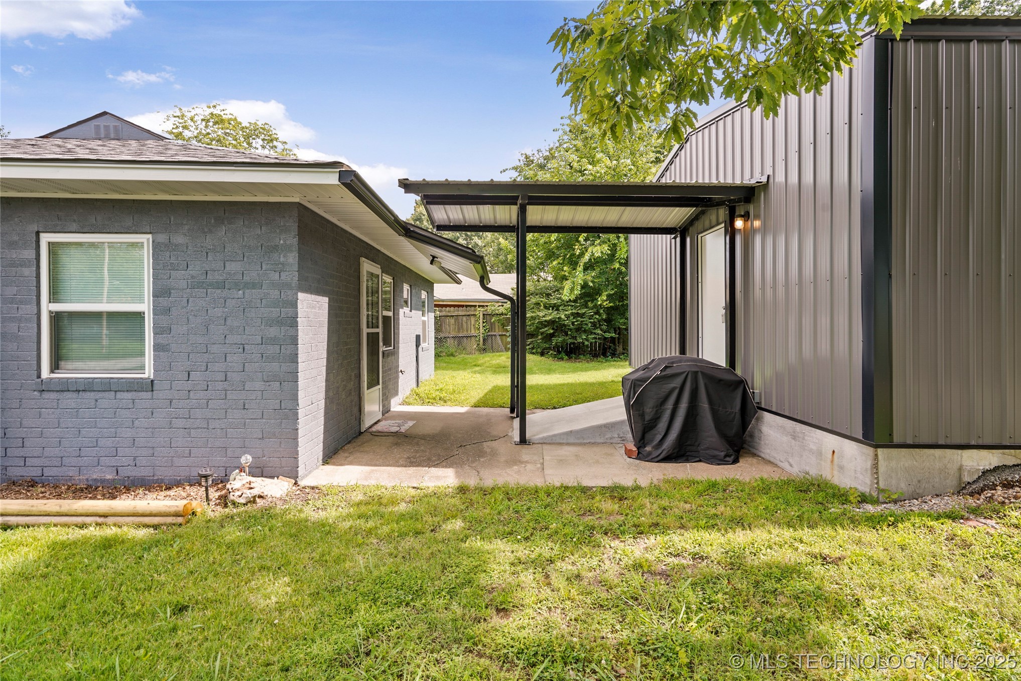 425 River Road Property Photo 8
