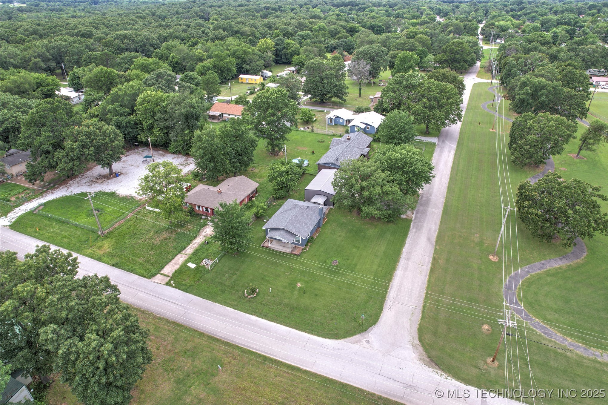 425 River Road Property Photo 37