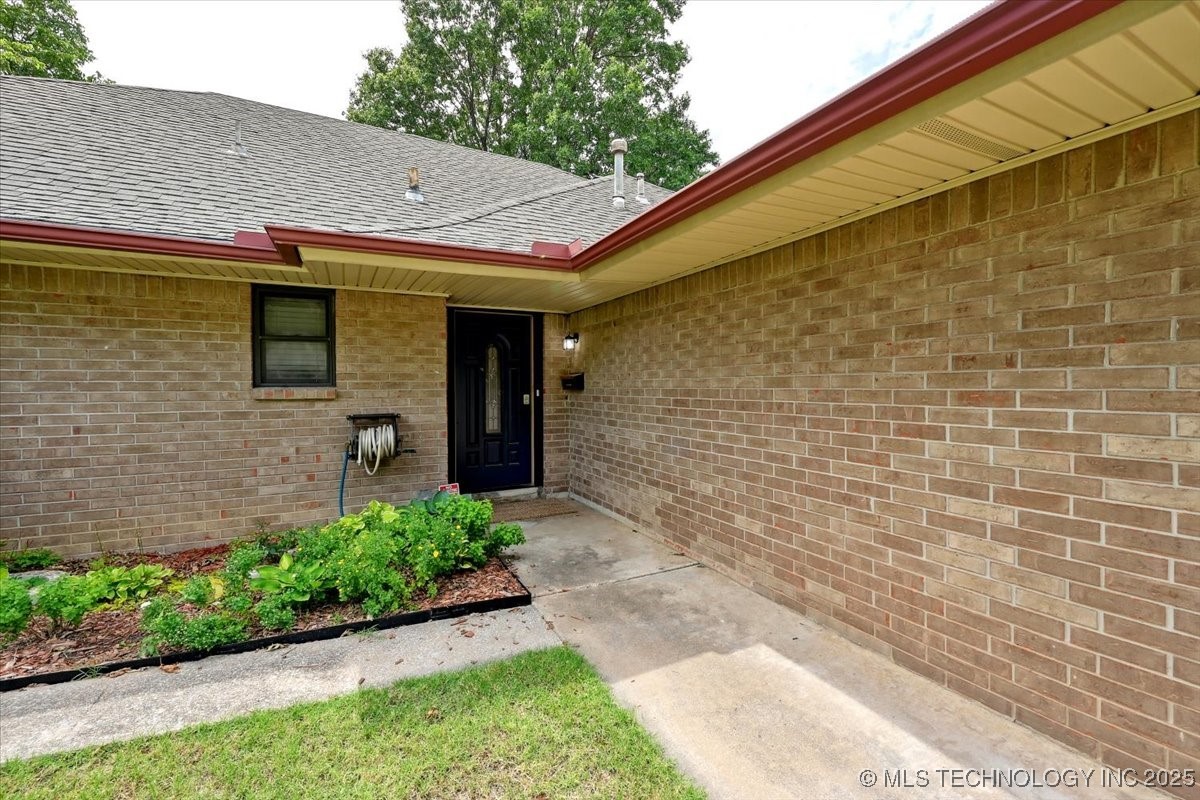 3948 S 93rd East Avenue Property Photo 2