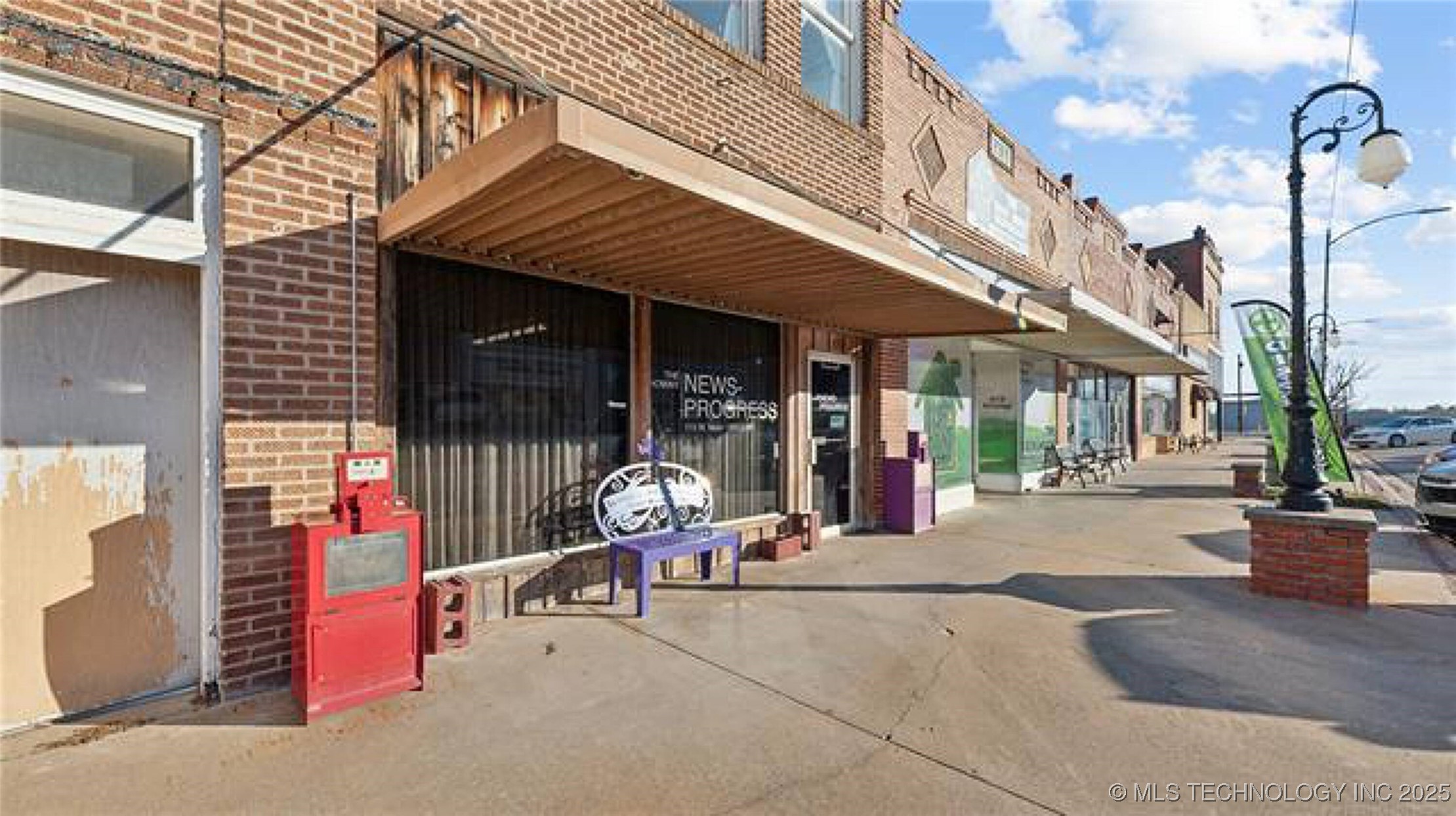 115 W Main Street Property Photo 2
