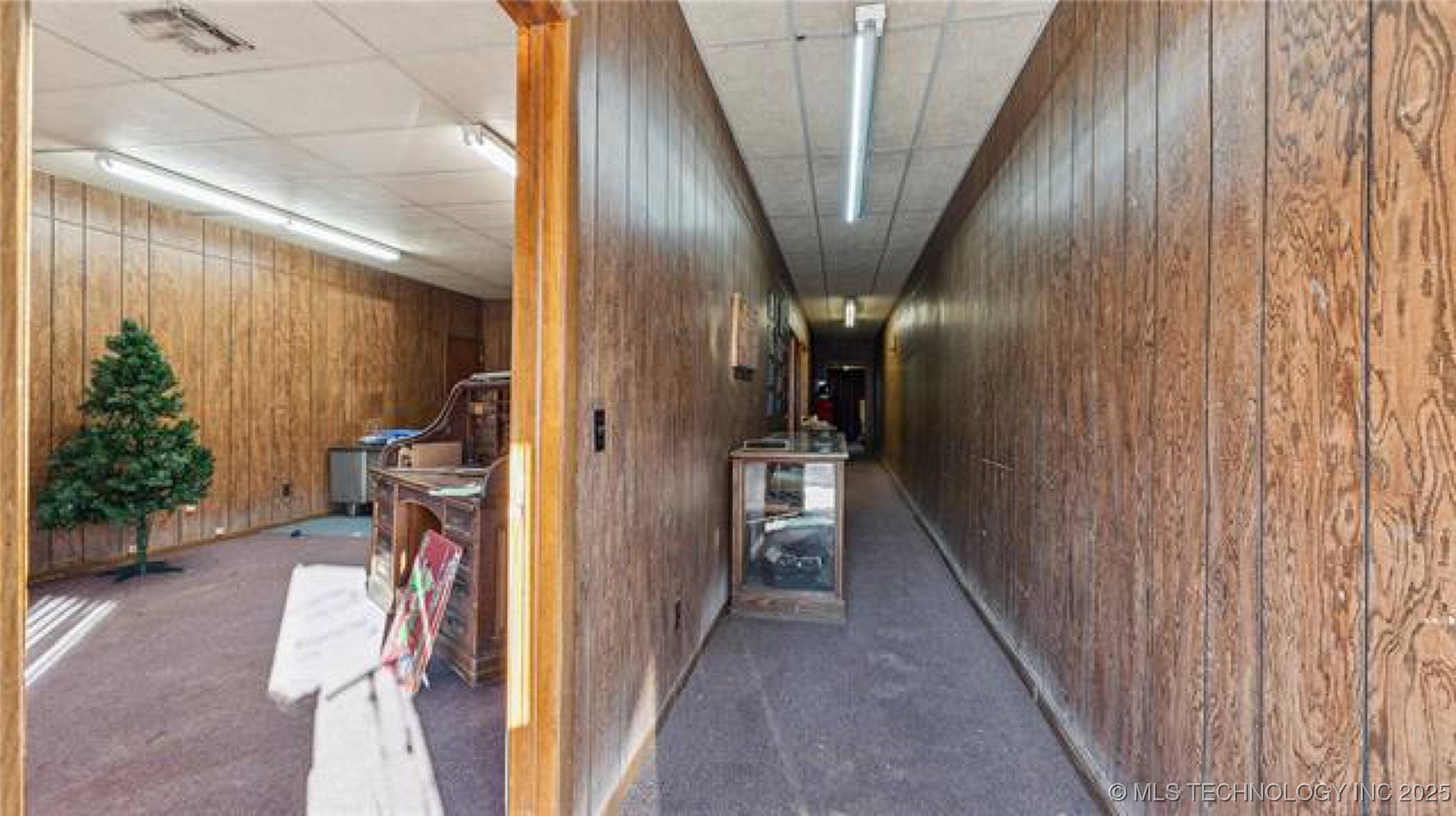 115 W Main Street Property Photo 7
