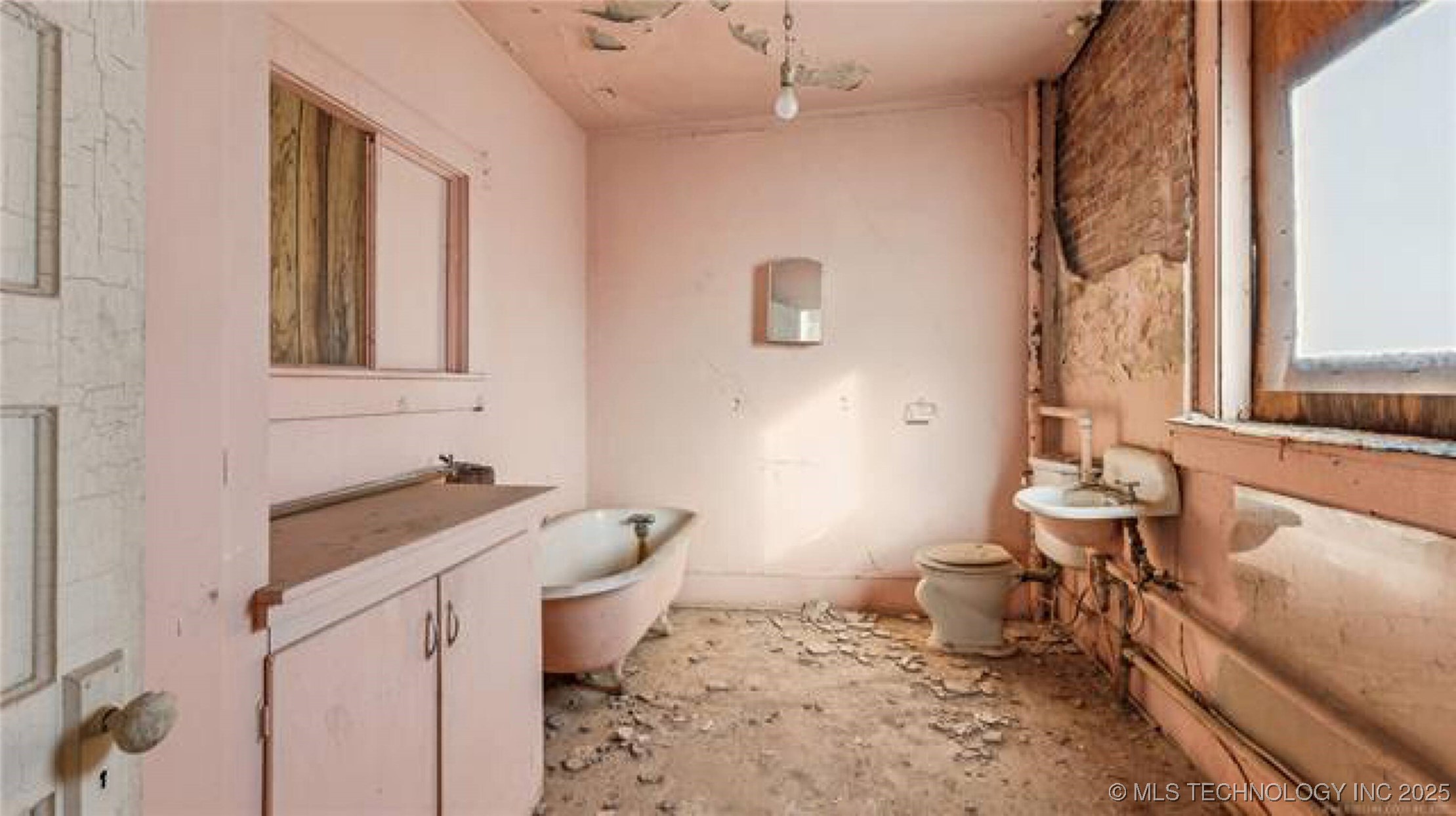 115 W Main Street Property Photo 29