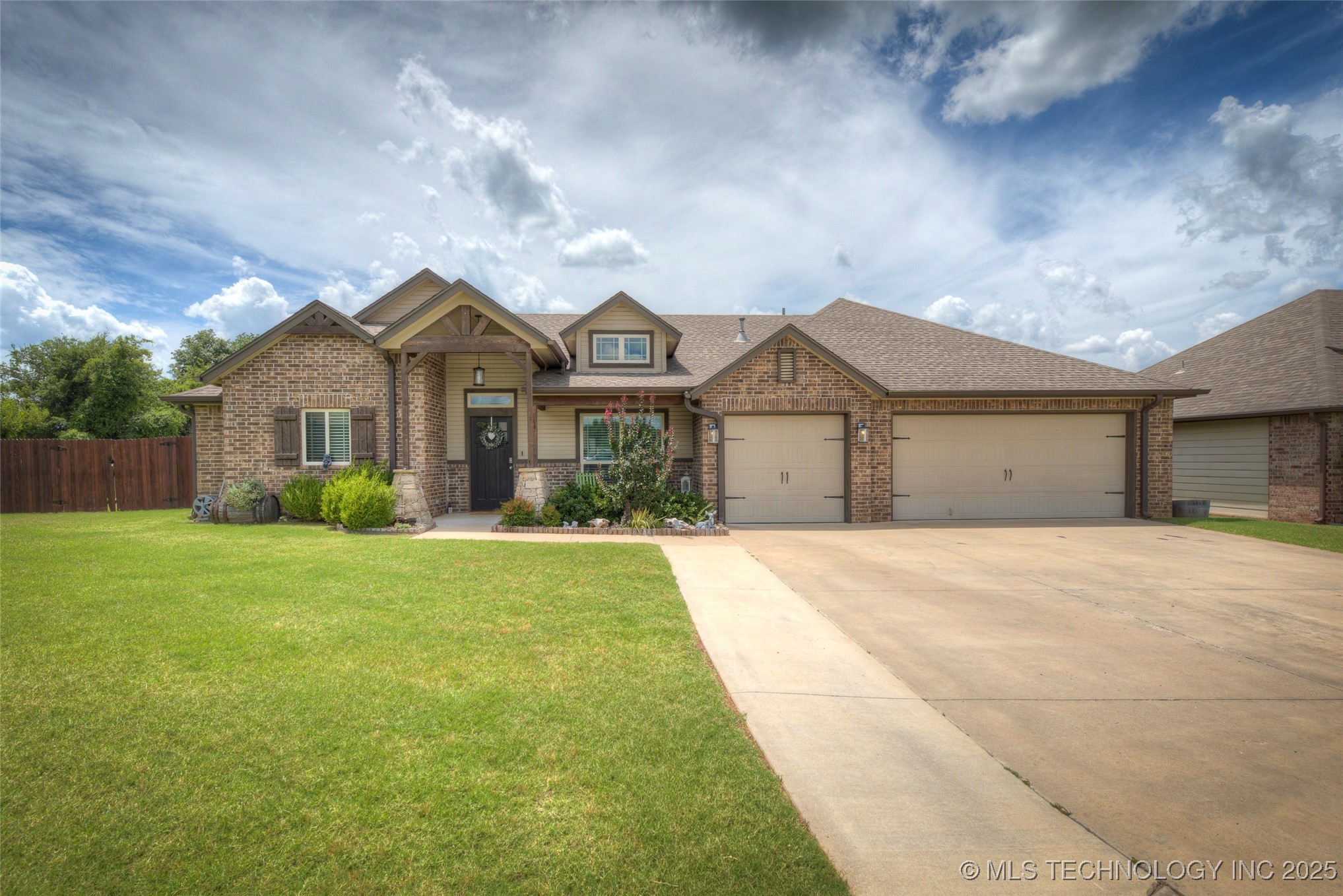 5440 Skylane Place Property Photo