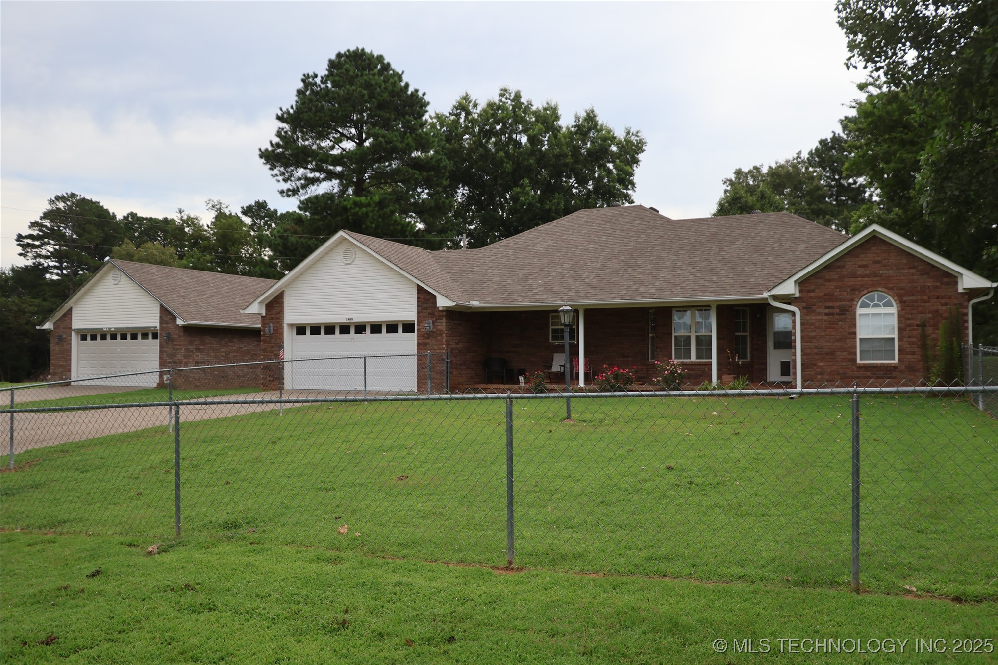 2903 Love Street East Property Photo 1