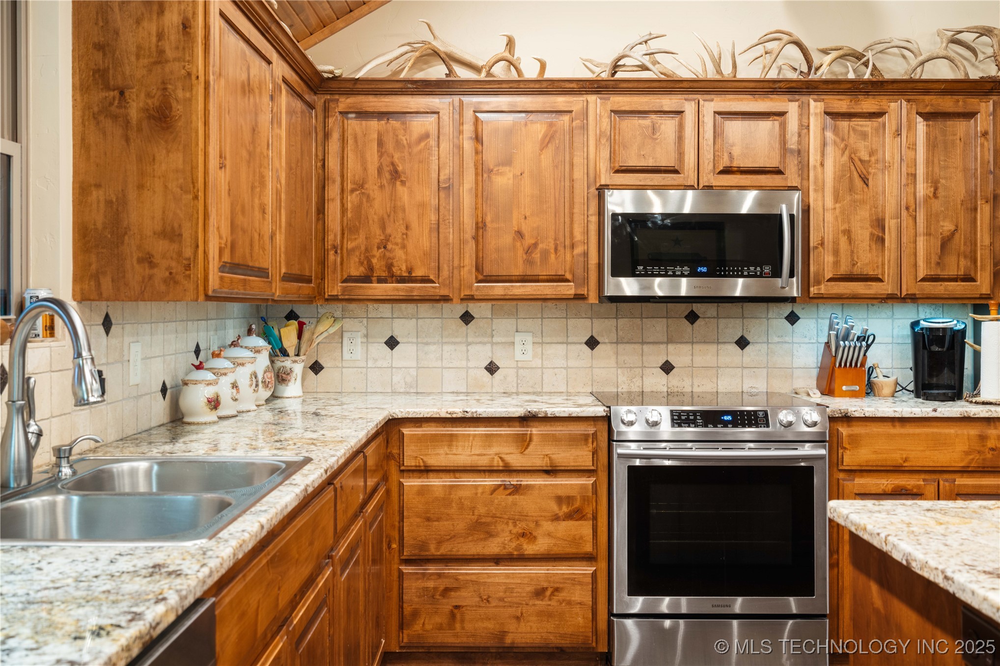 27501 S 705 Road Property Photo 7