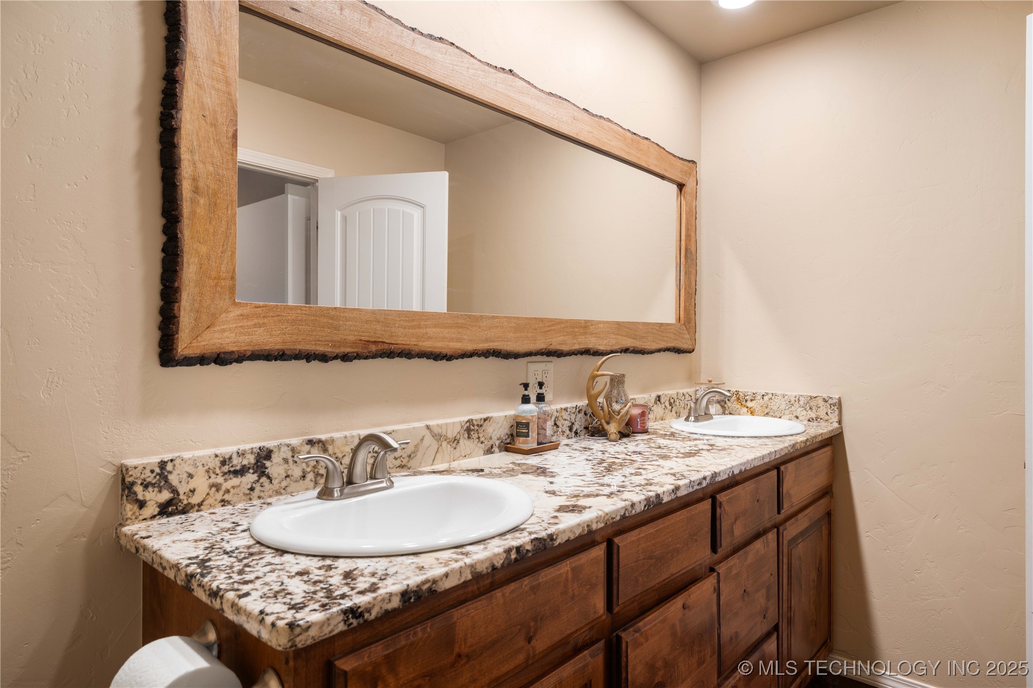 27501 S 705 Road Property Photo 15