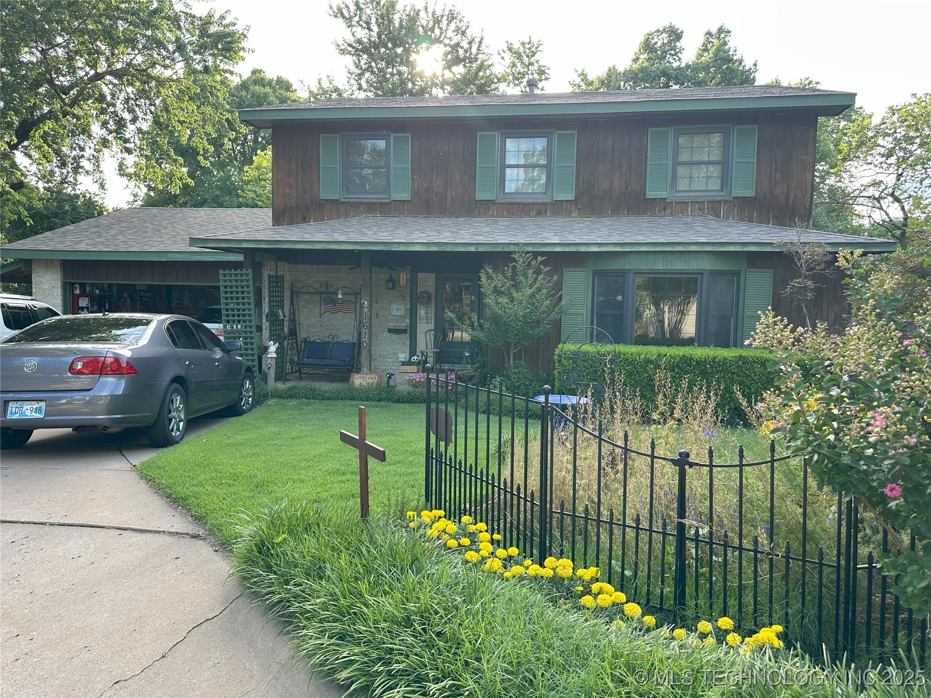 1610 Meadowbrook Drive Property Photo 1