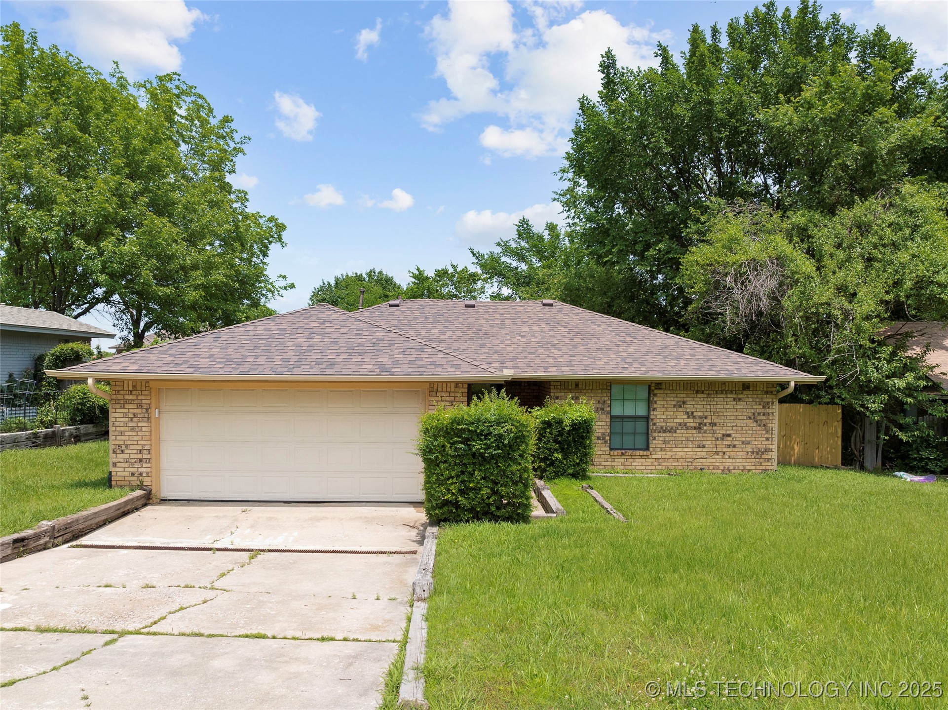 2408 Arlington Boulevard Property Photo 1
