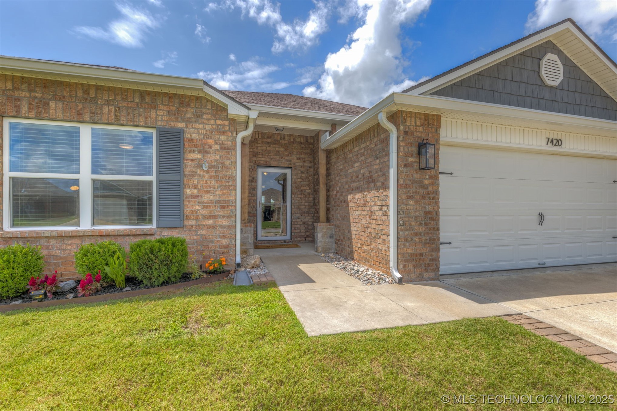 7420 E 160th Place S Property Photo