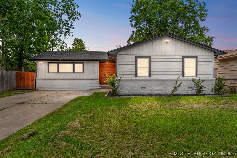 9169 E Marshall Place Property Photo 1