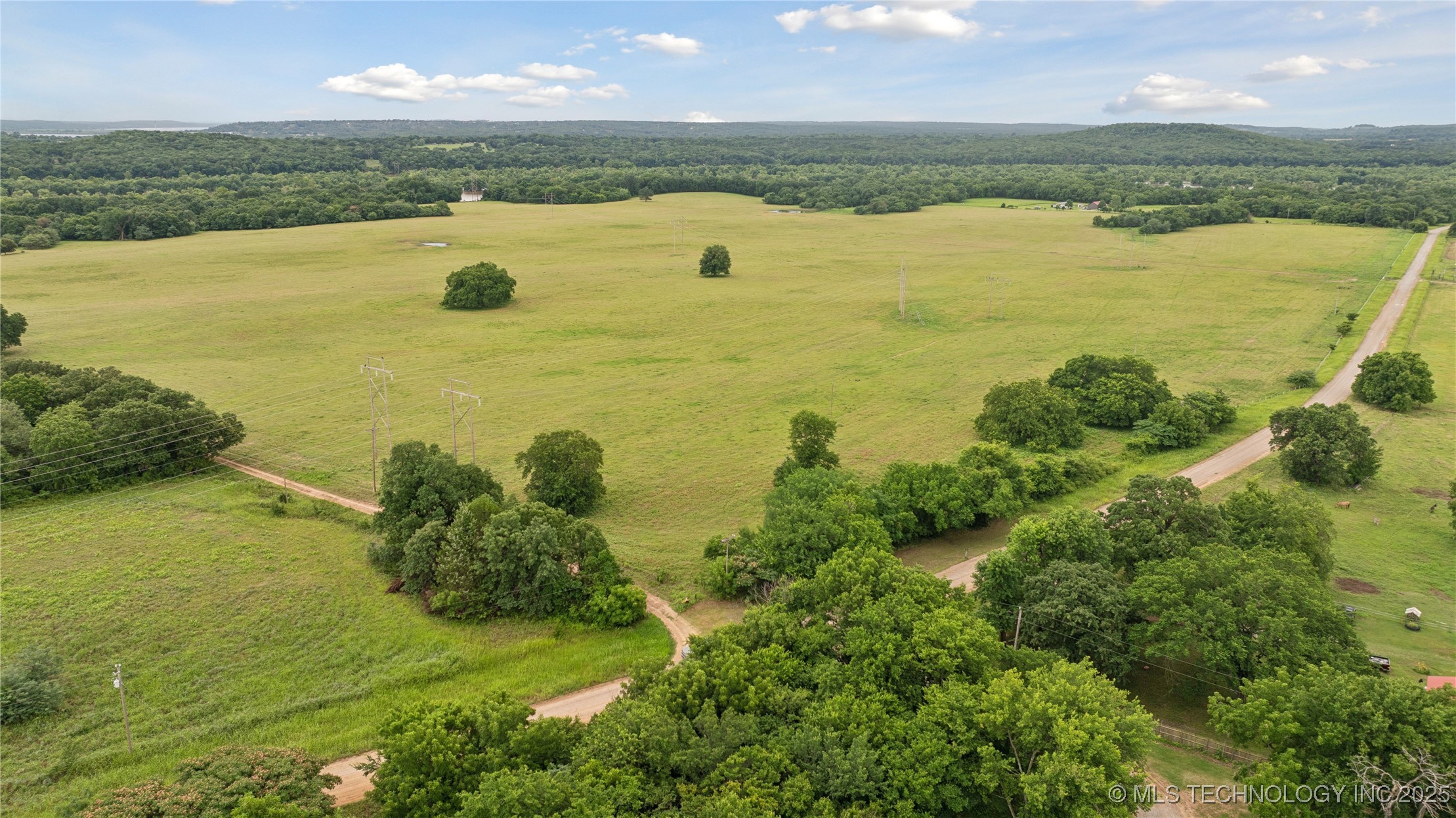 10 Riverbend Wheat Road Property Photo 2