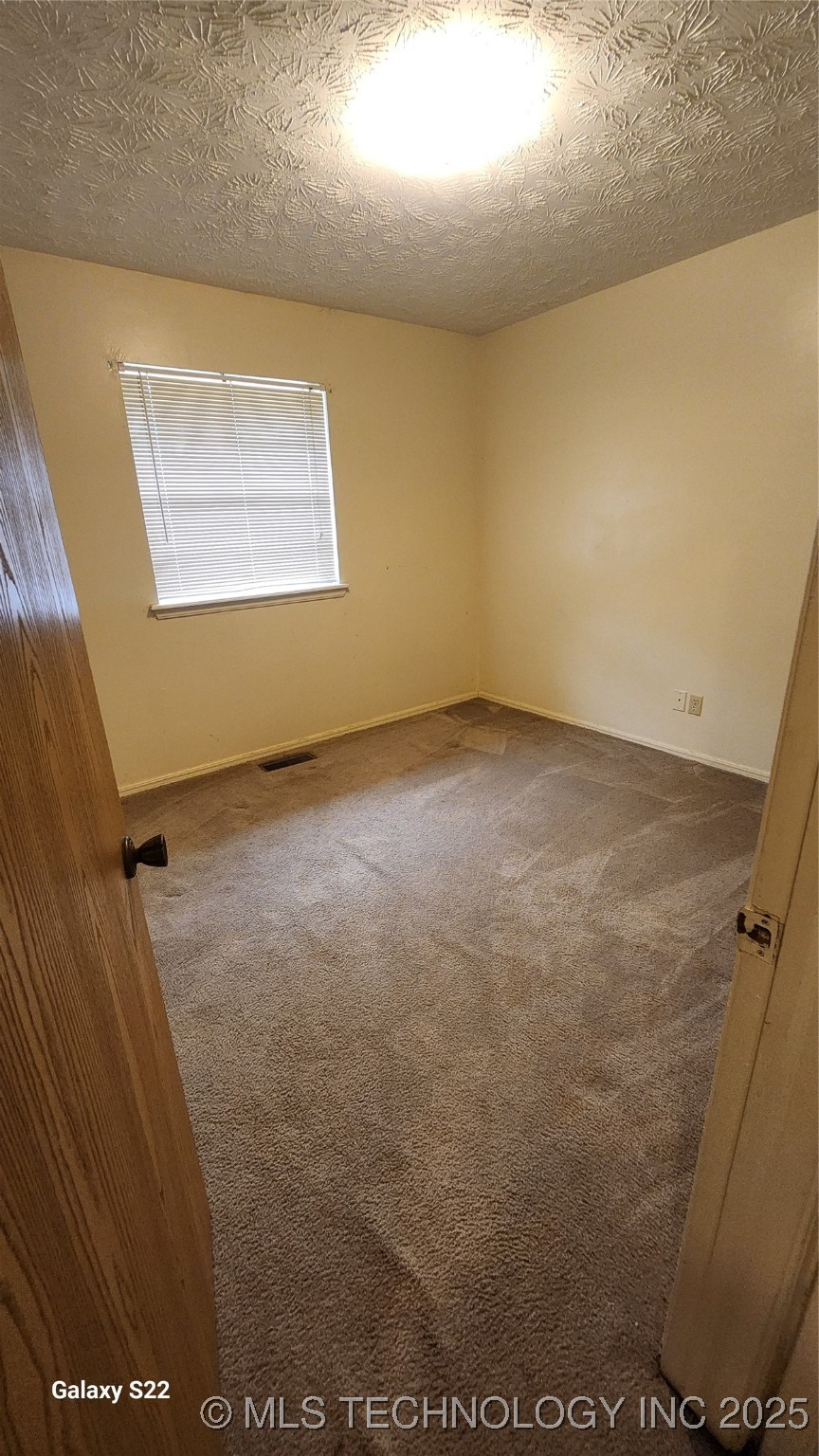 1122 W 16th Place Property Photo 16
