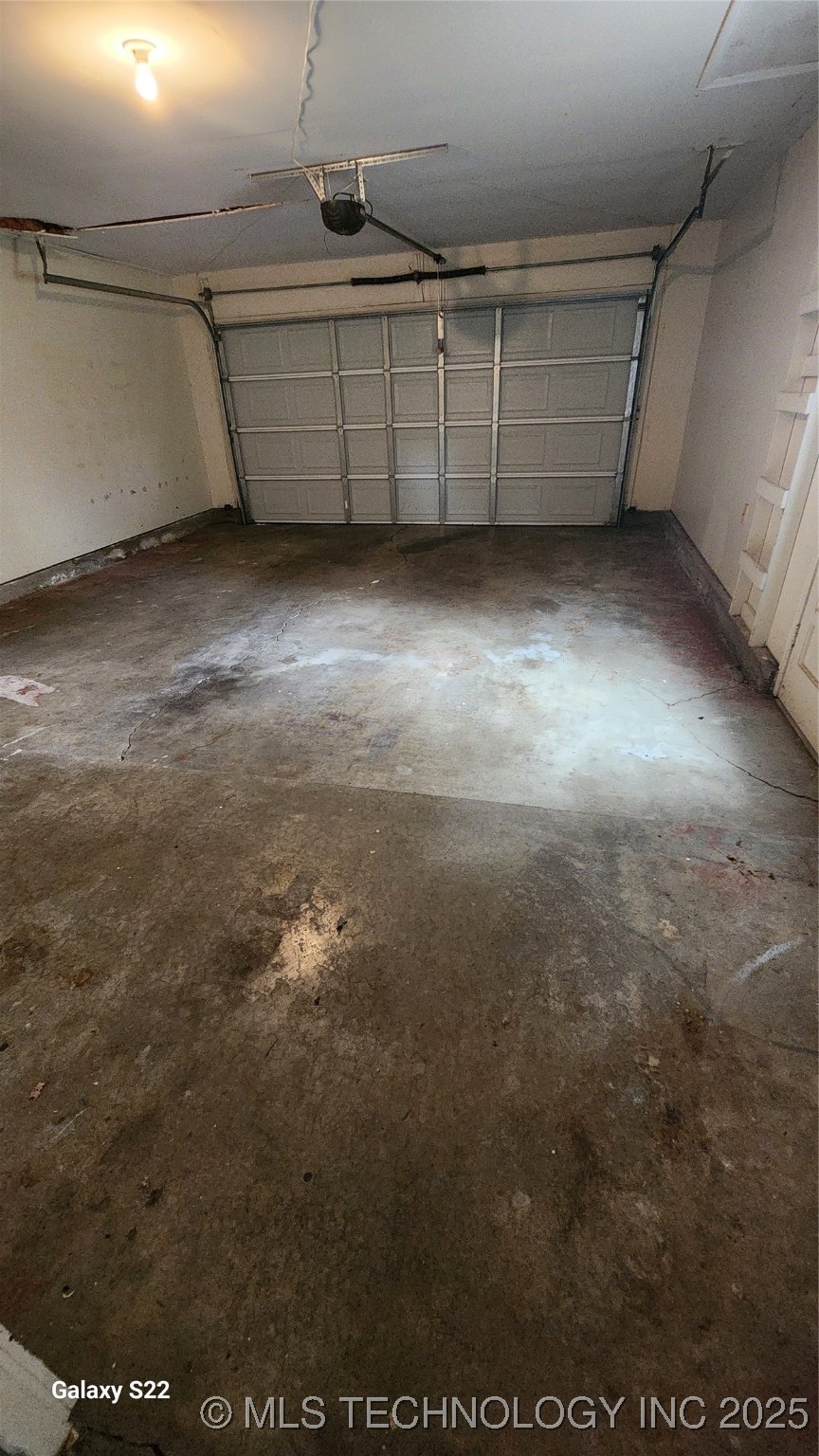 1122 W 16th Place Property Photo 23