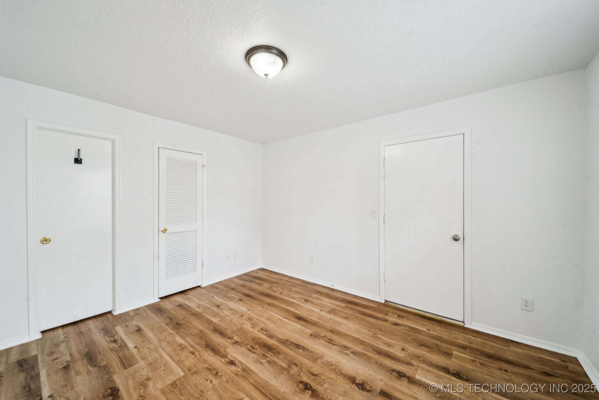 6947 S 30th West Avenue Property Photo 19