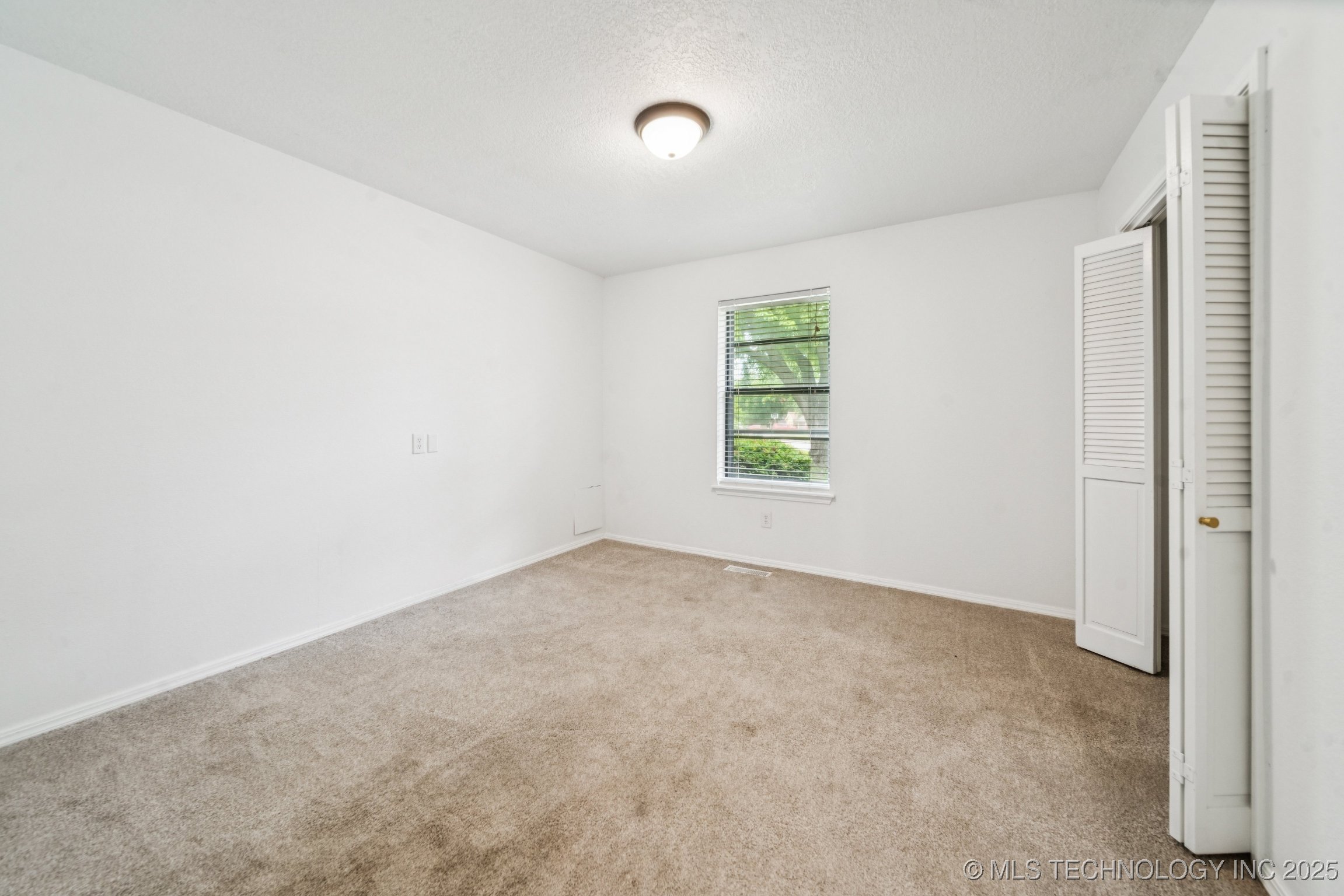 6947 S 30th West Avenue Property Photo 22
