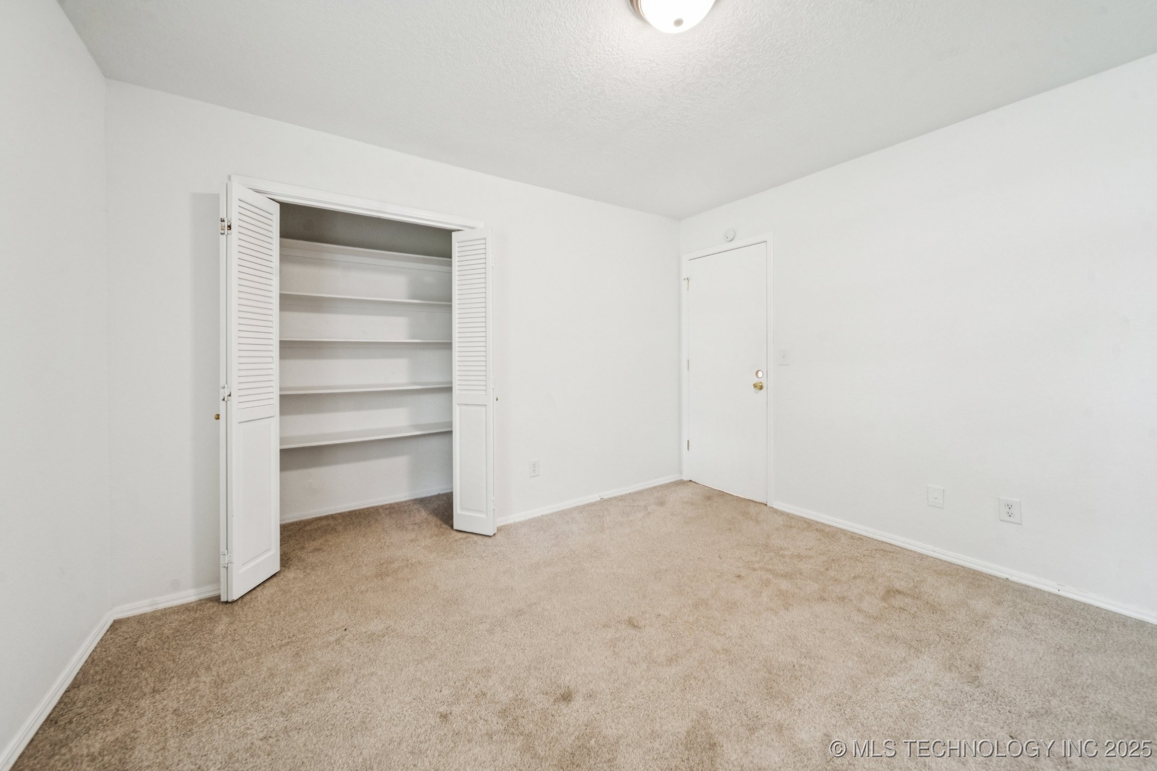 6947 S 30th West Avenue Property Photo 23