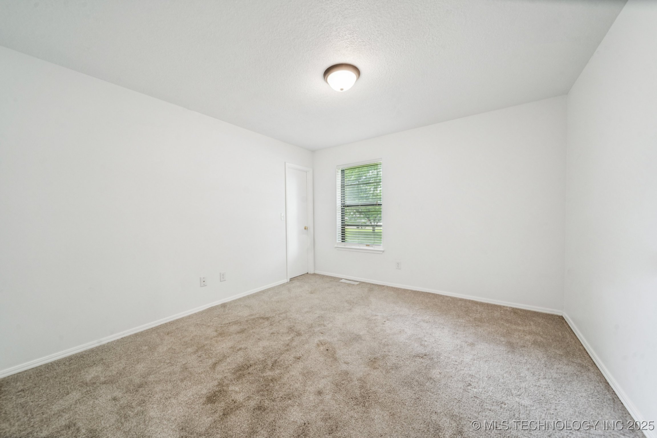 6947 S 30th West Avenue Property Photo 25