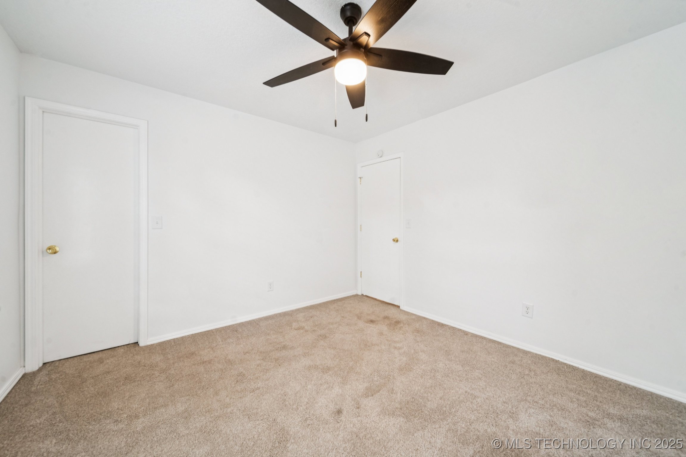 6947 S 30th West Avenue Property Photo 28