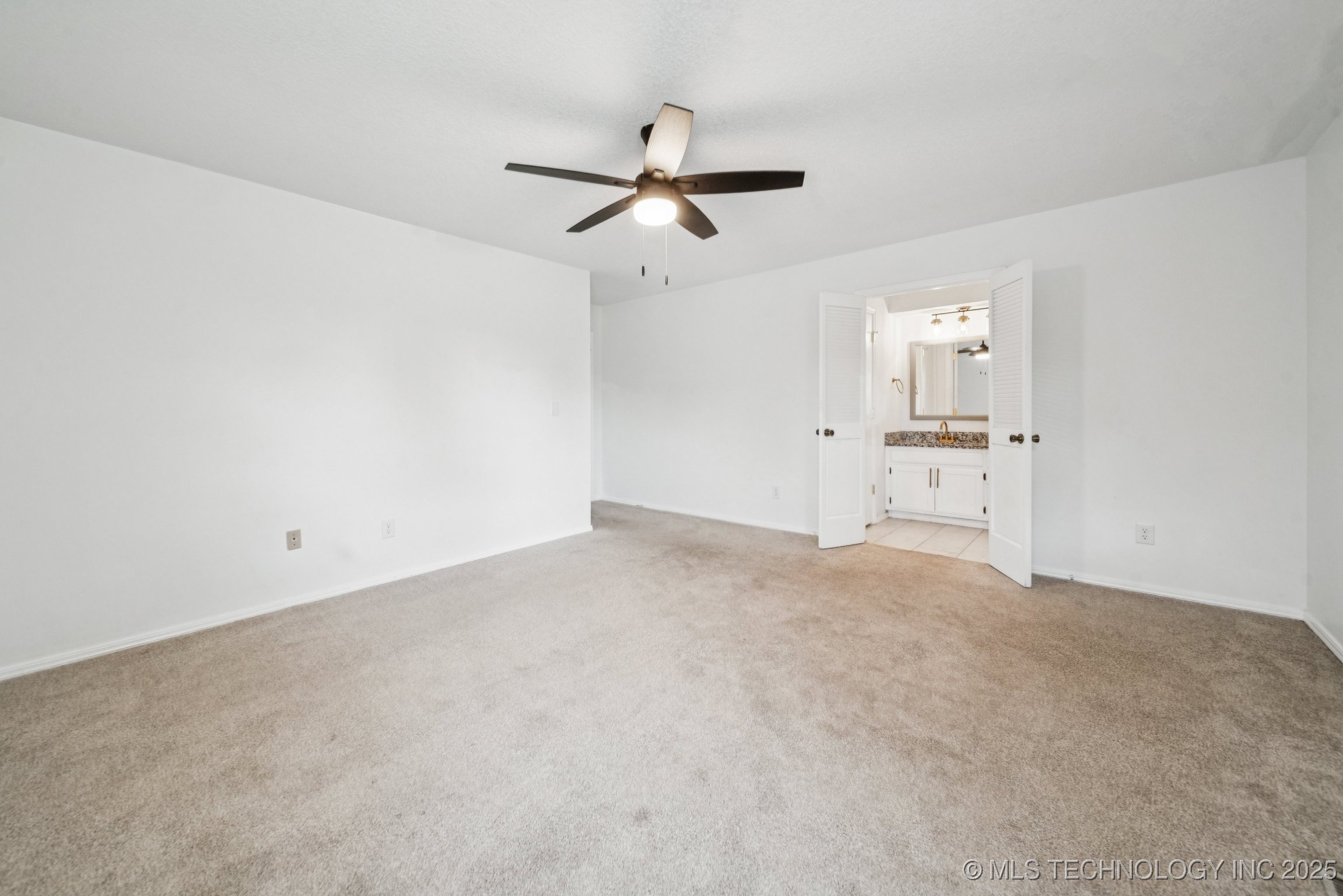6947 S 30th West Avenue Property Photo 30