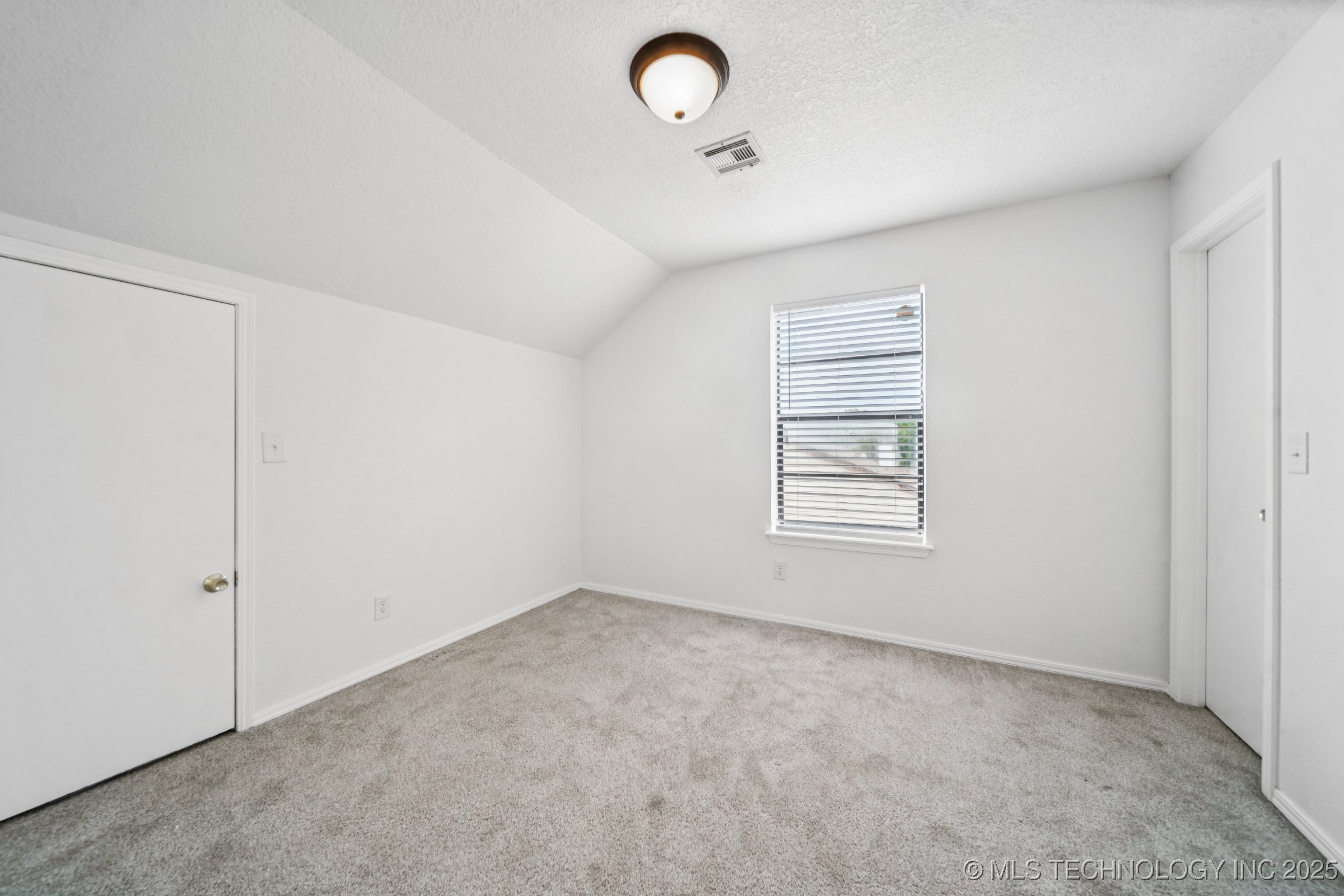 6947 S 30th West Avenue Property Photo 34