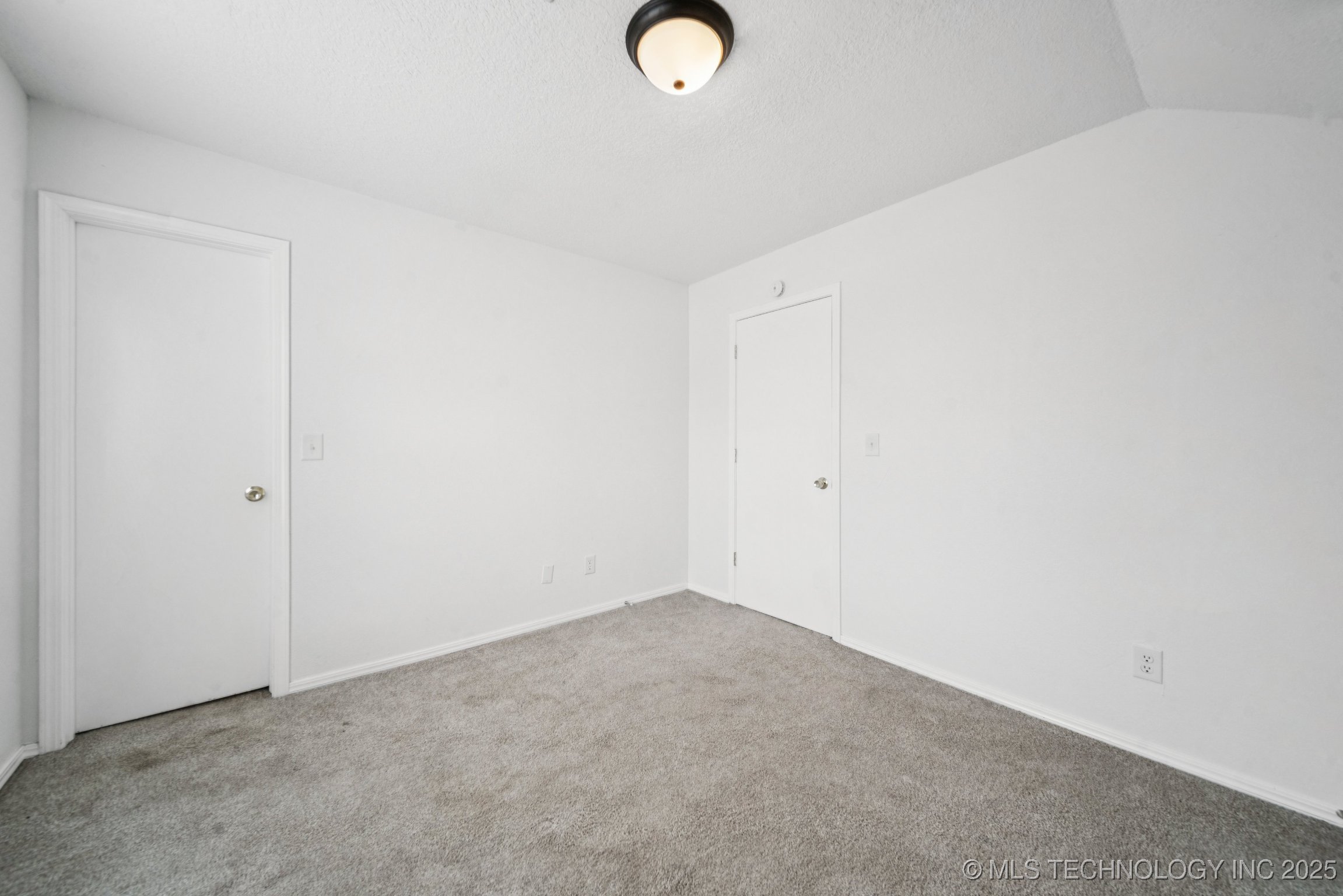 6947 S 30th West Avenue Property Photo 35