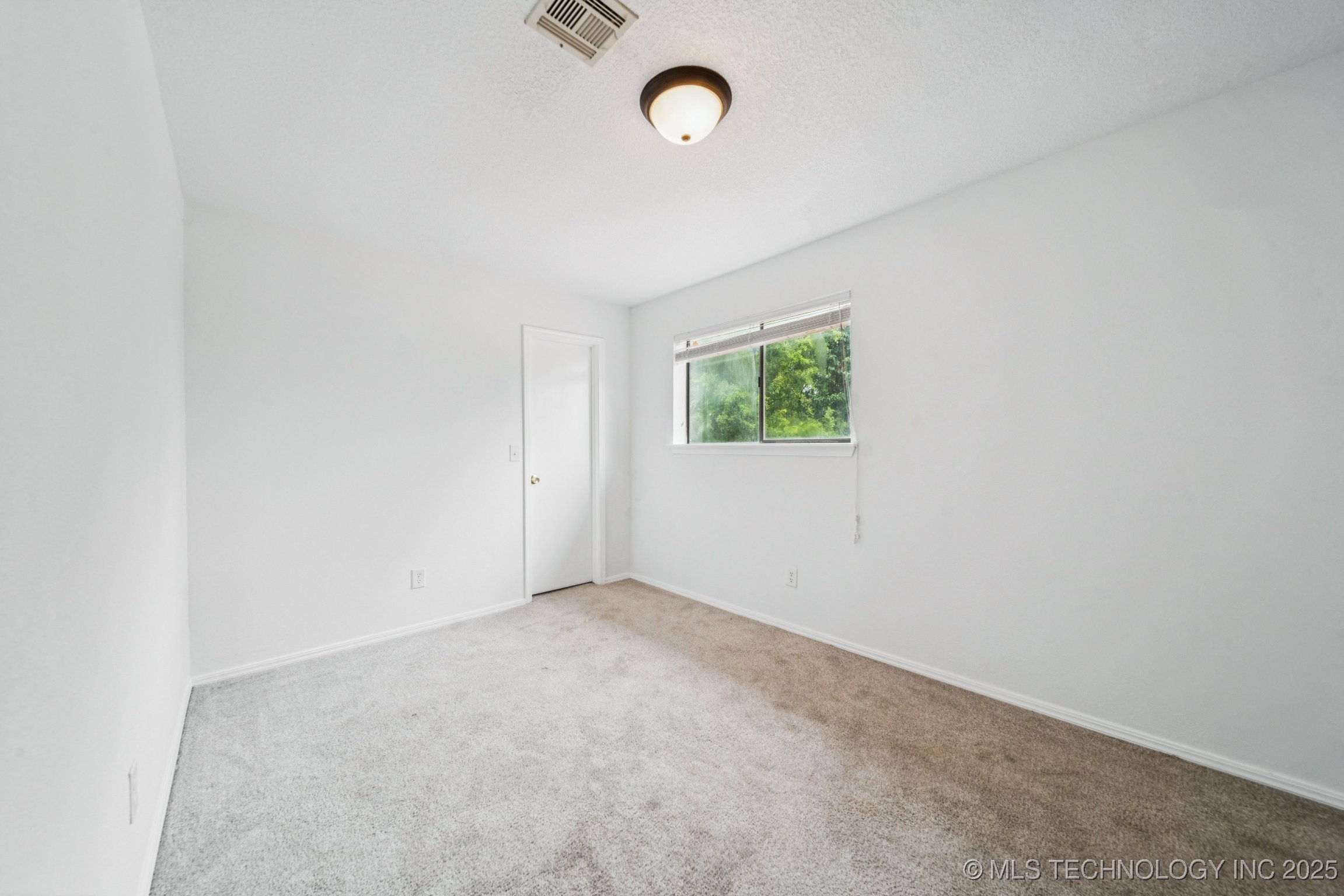 6947 S 30th West Avenue Property Photo 36