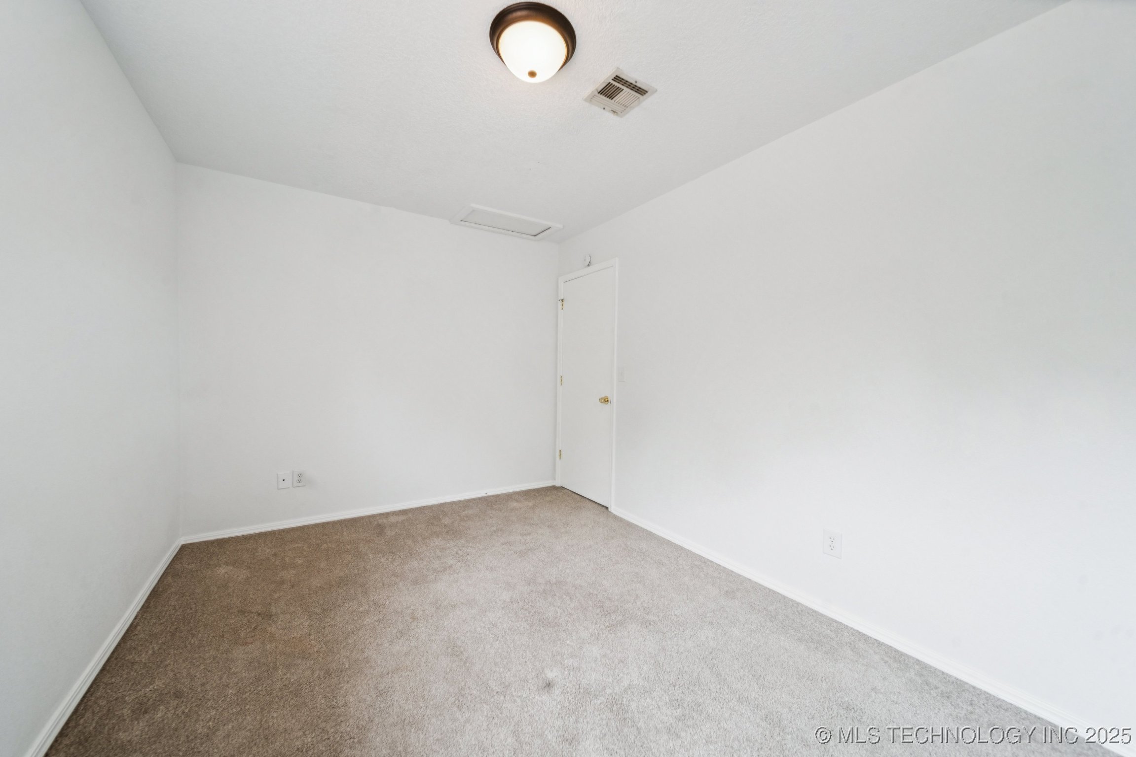 6947 S 30th West Avenue Property Photo 37