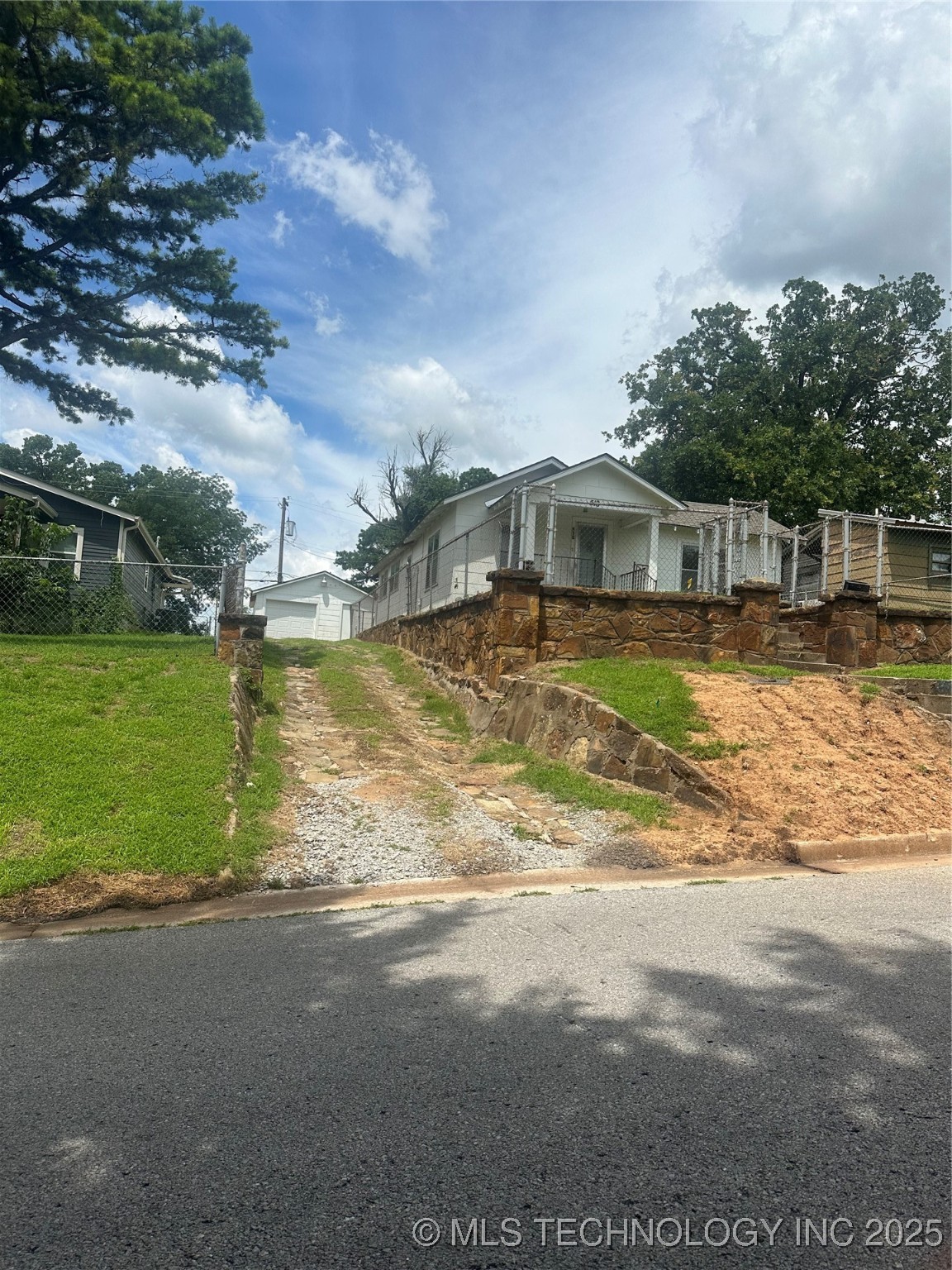 518 N Franklin Avenue Property Photo 1