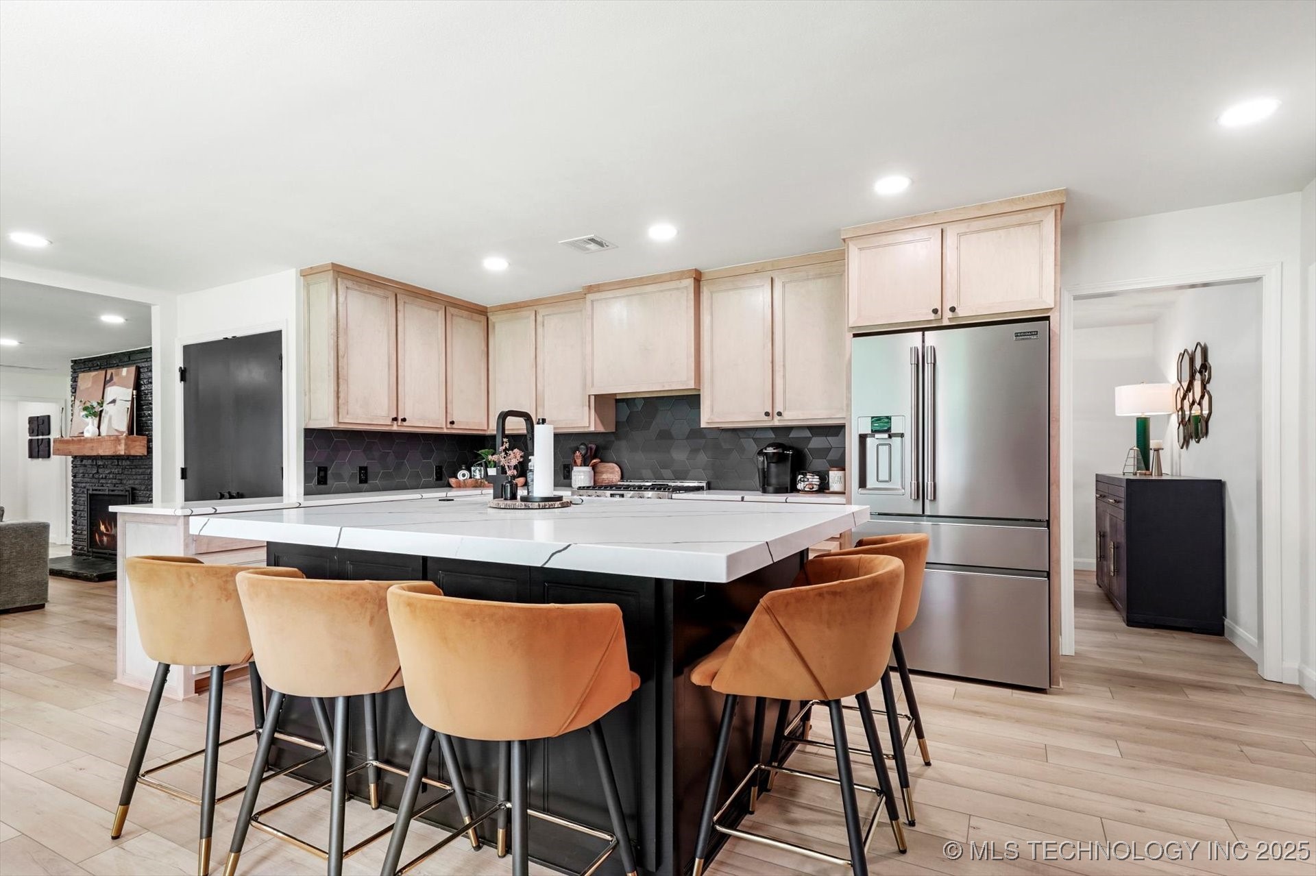 1115 N Kenwood Avenue Property Photo 17
