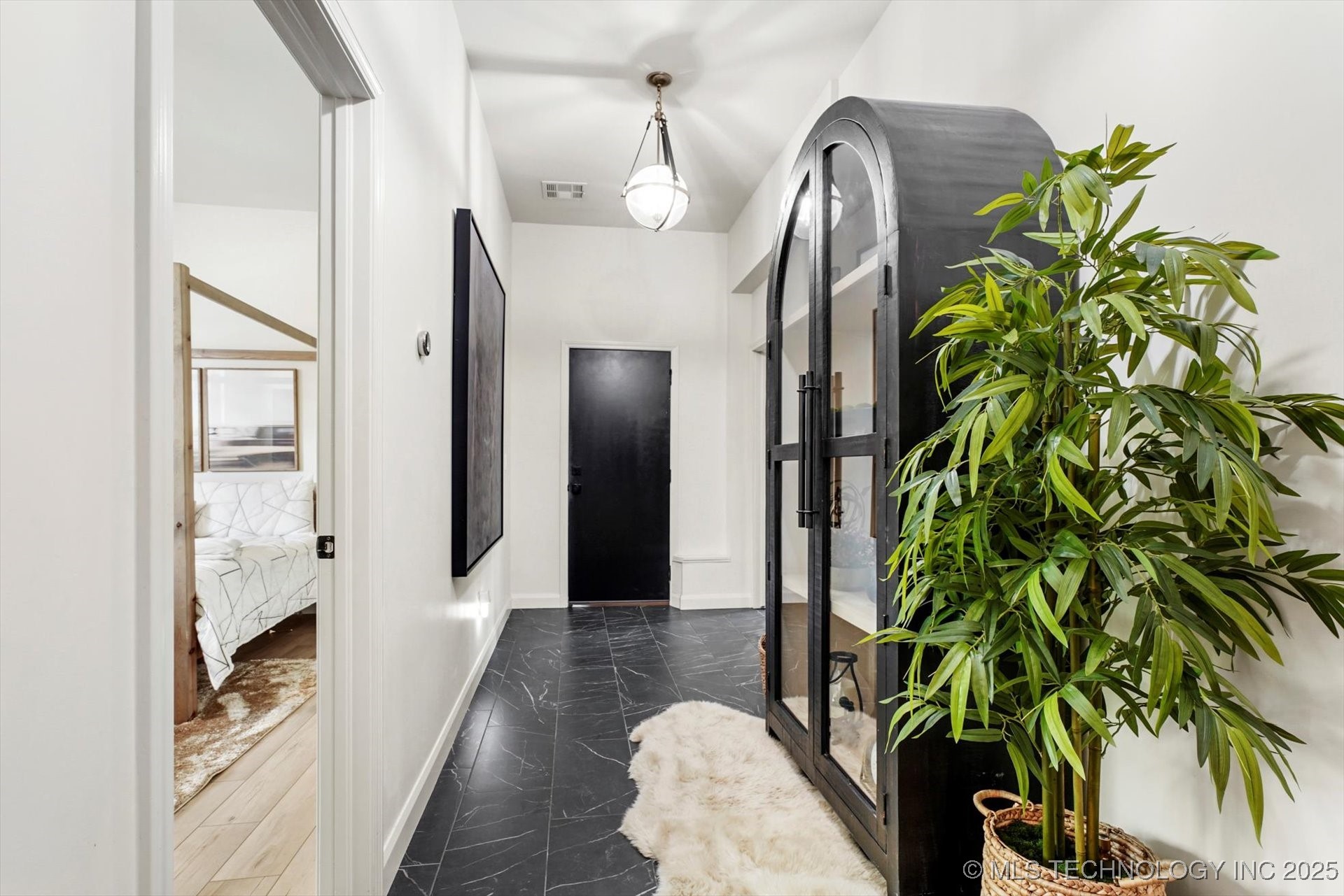 1115 N Kenwood Avenue Property Photo 35
