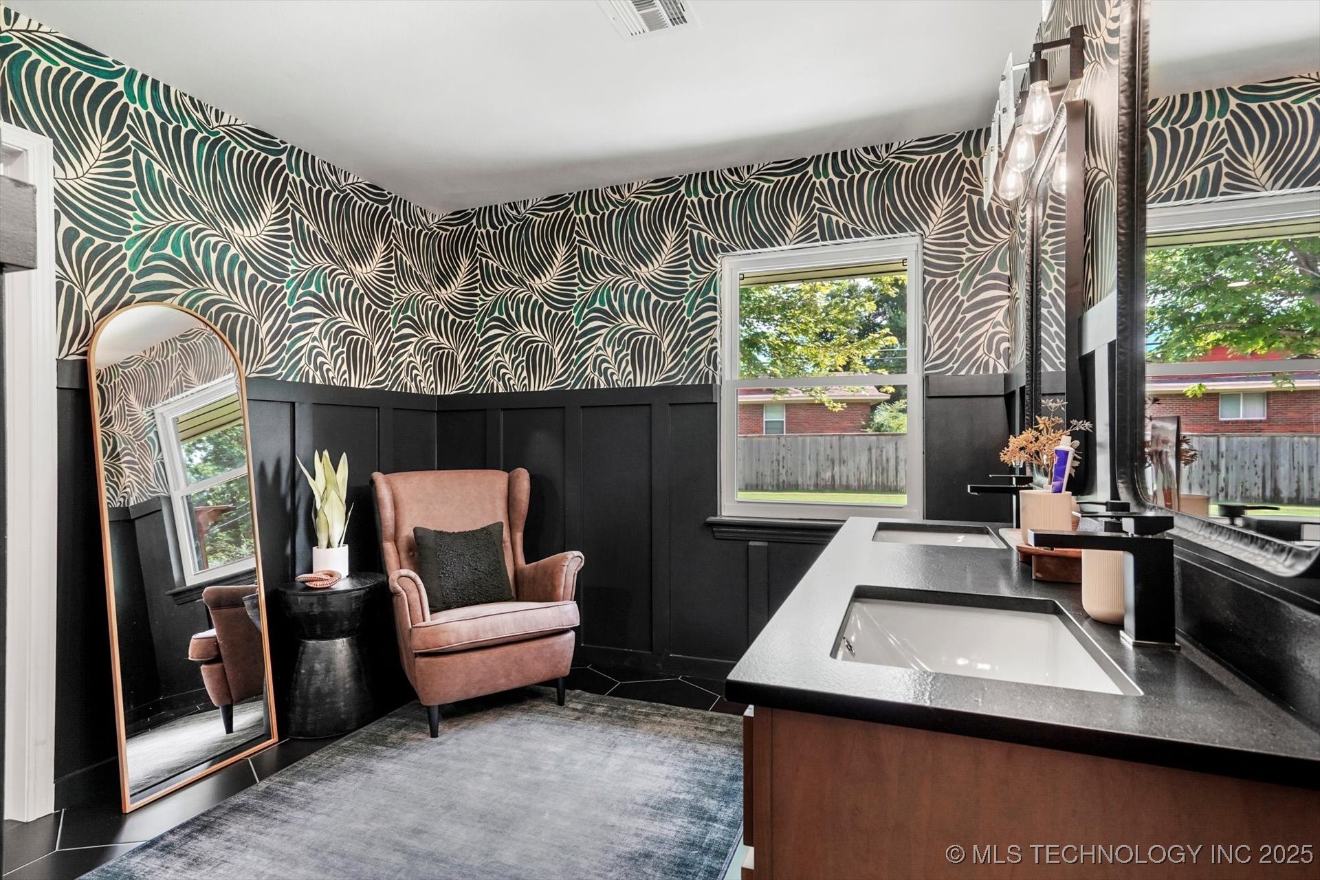 1115 N Kenwood Avenue Property Photo 38