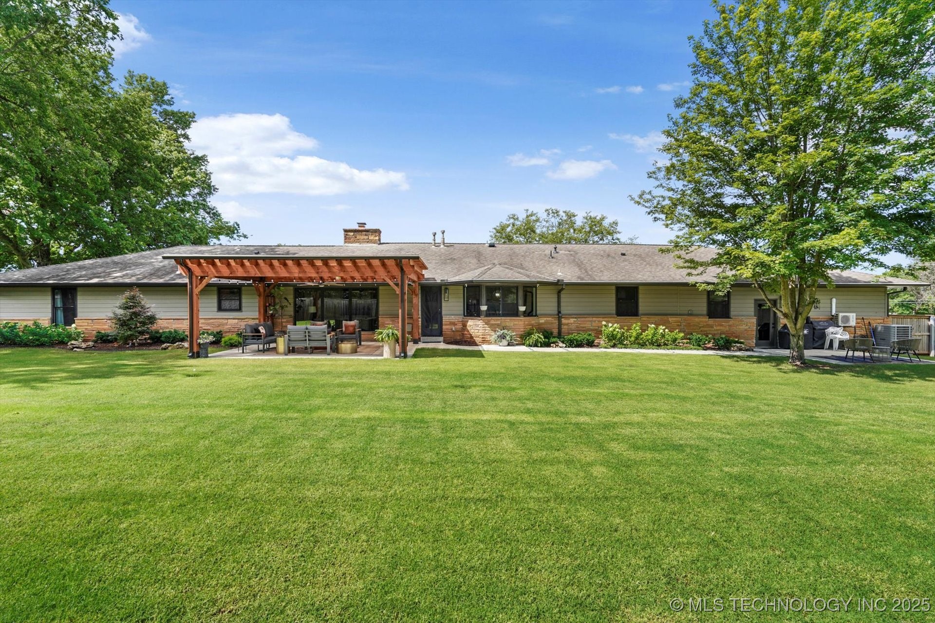 1115 N Kenwood Avenue Property Photo 44