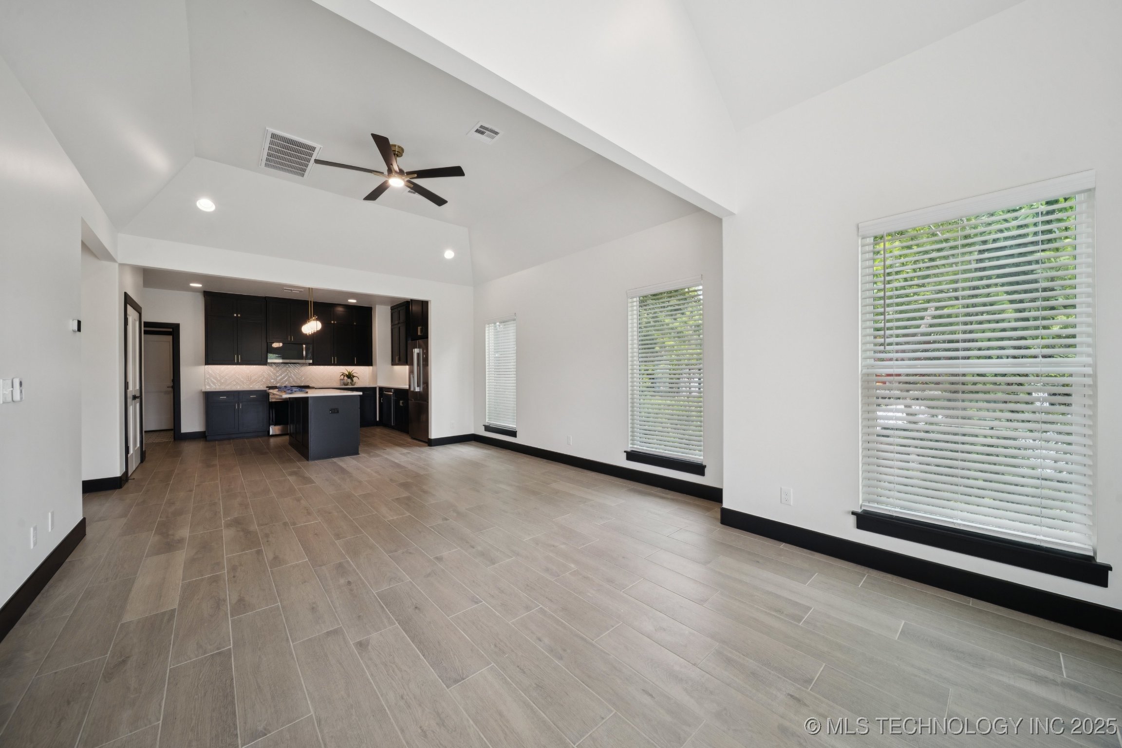 210 S Bluff Street B Property Photo 5