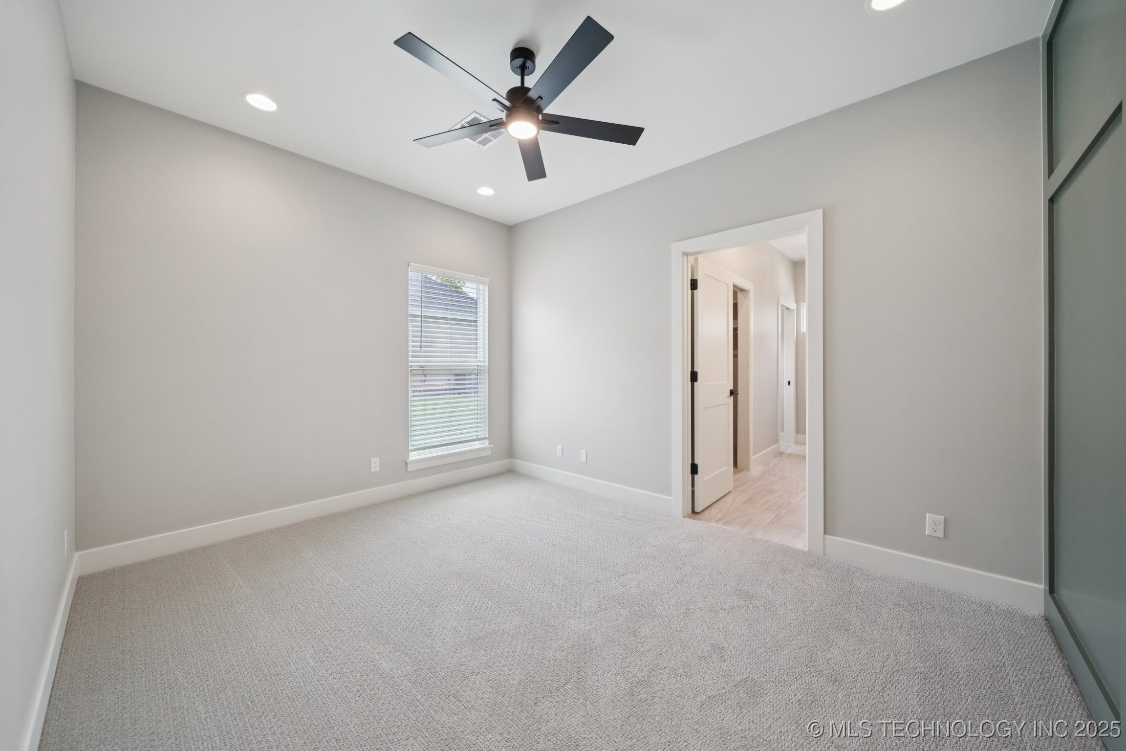 210 S Bluff Street B Property Photo 14