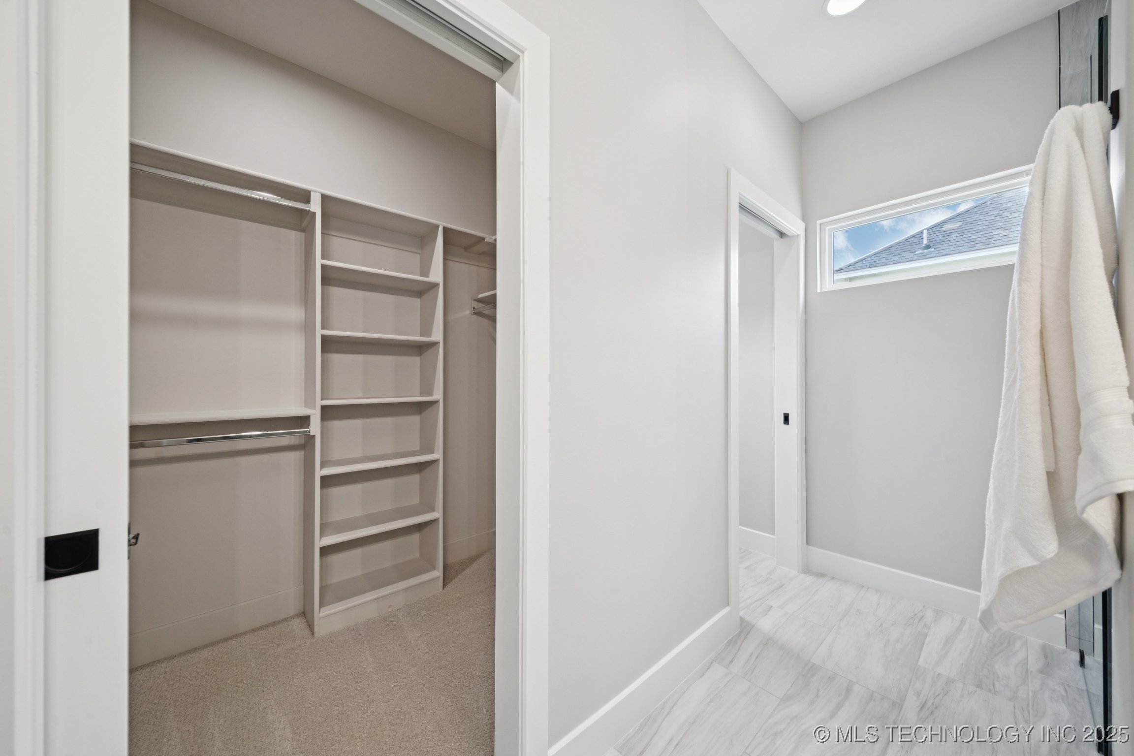 210 S Bluff Street B Property Photo 17