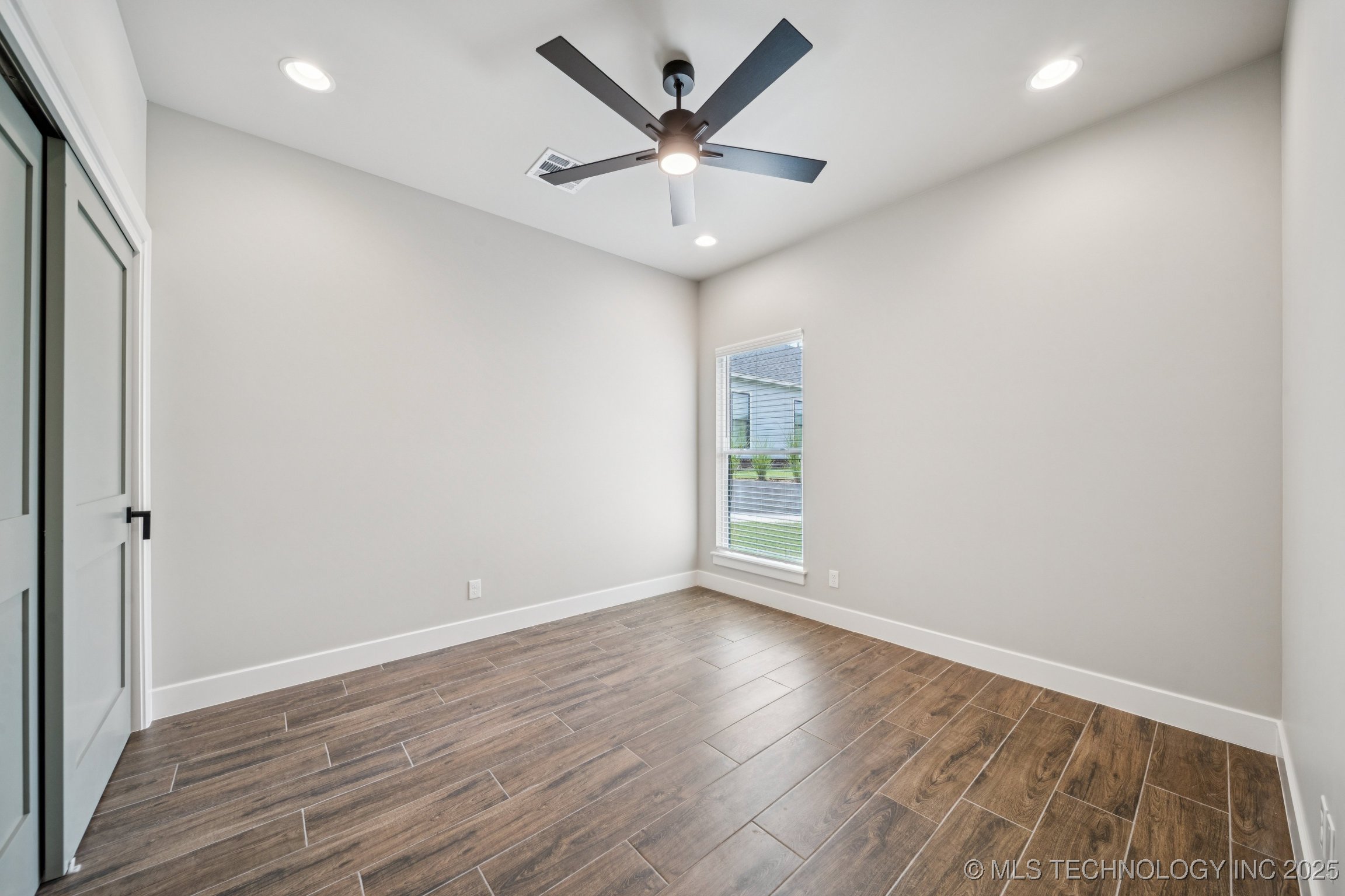 212 S Bluff Street B Property Photo 25