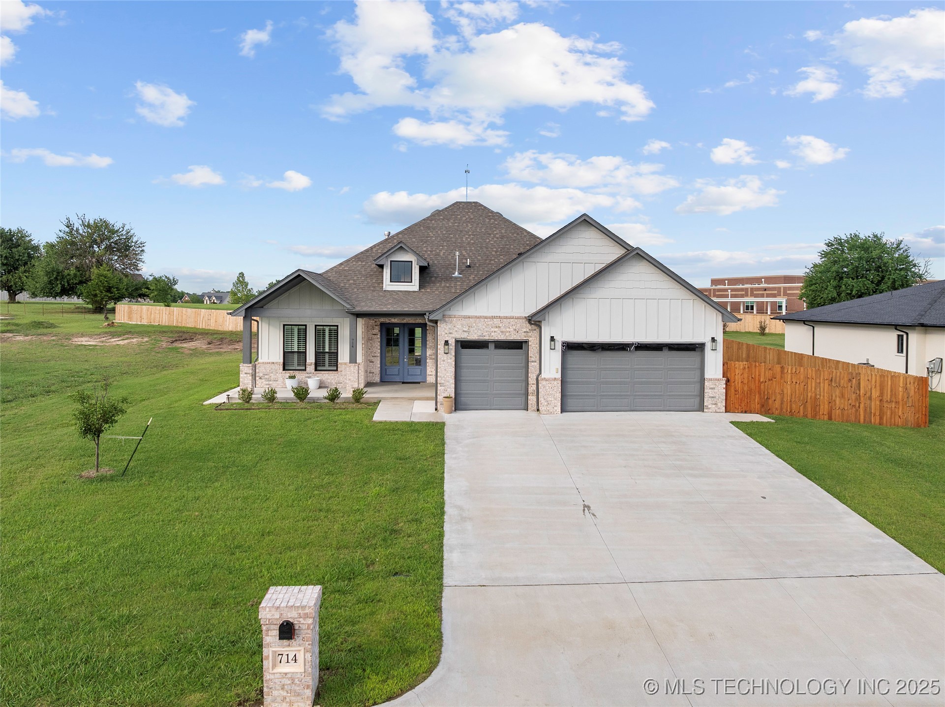714 Prairie View Road Property Photo