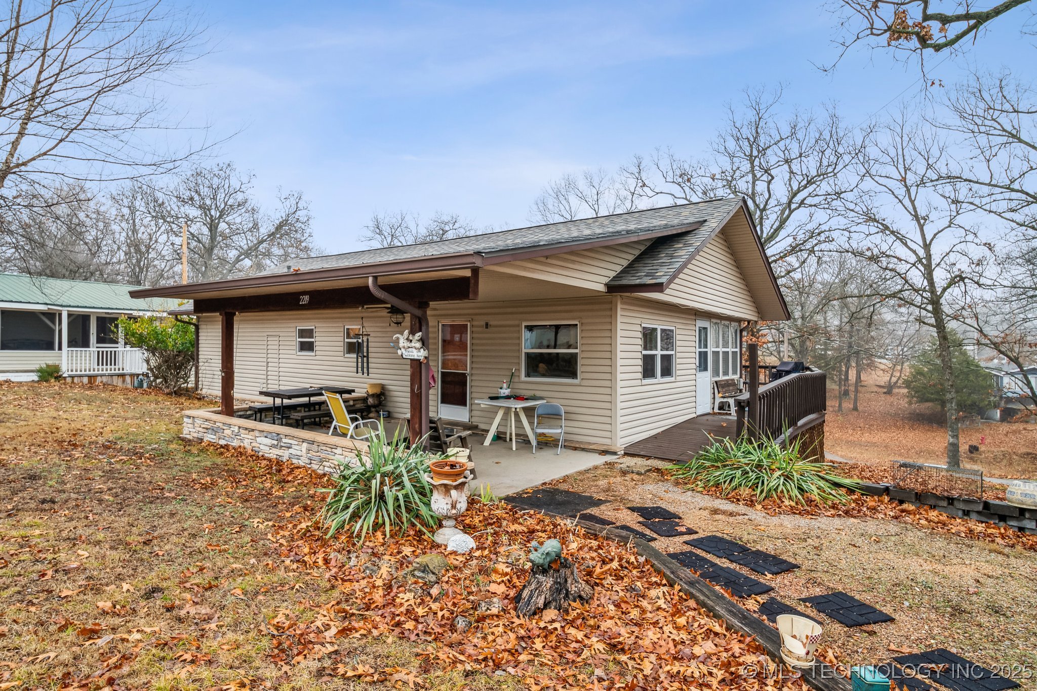 2219 Hart Cove Drive Property Photo 1