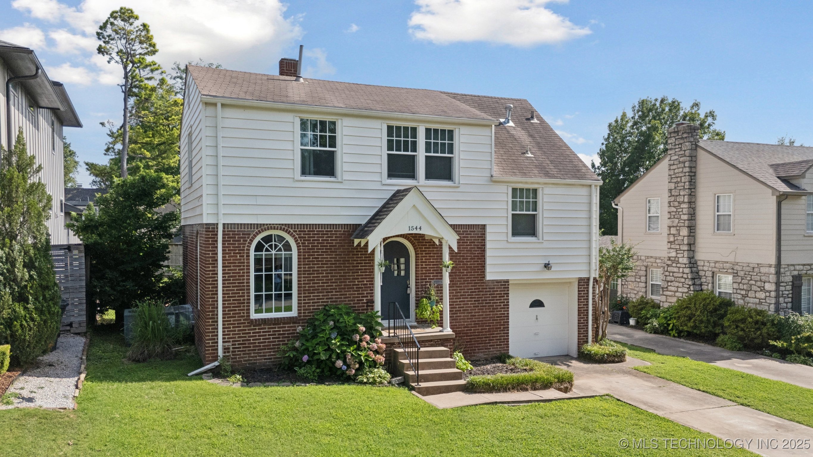 1544 E 34th Street Property Photo 2