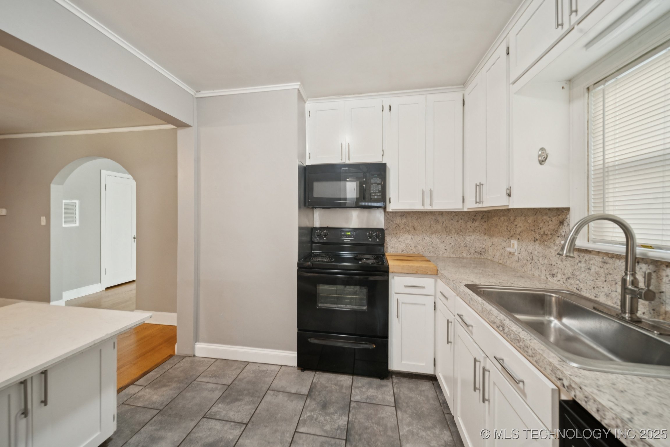 1544 E 34th Street Property Photo 14