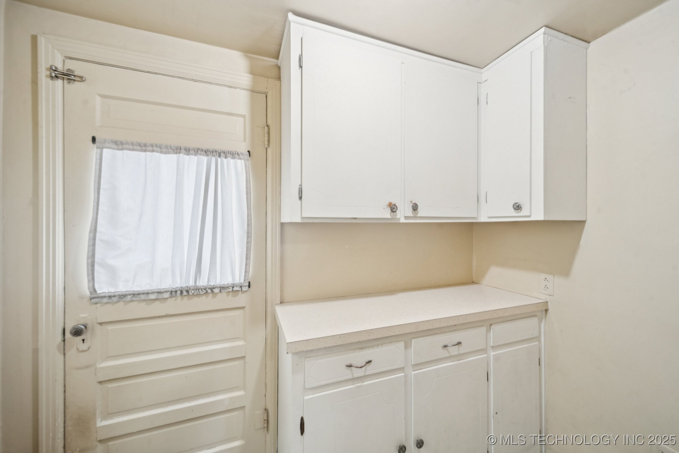 1544 E 34th Street Property Photo 16