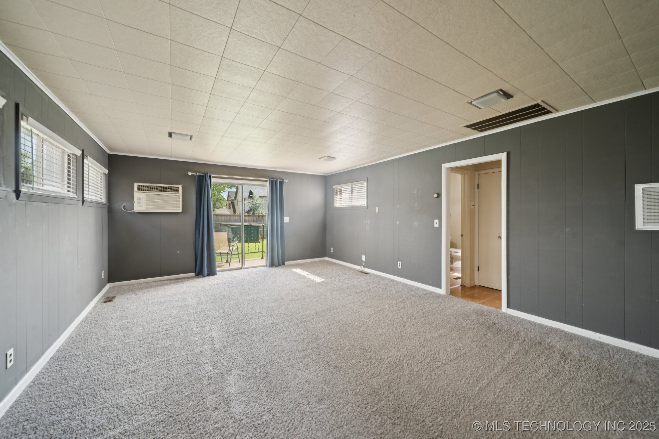 1544 E 34th Street Property Photo 17