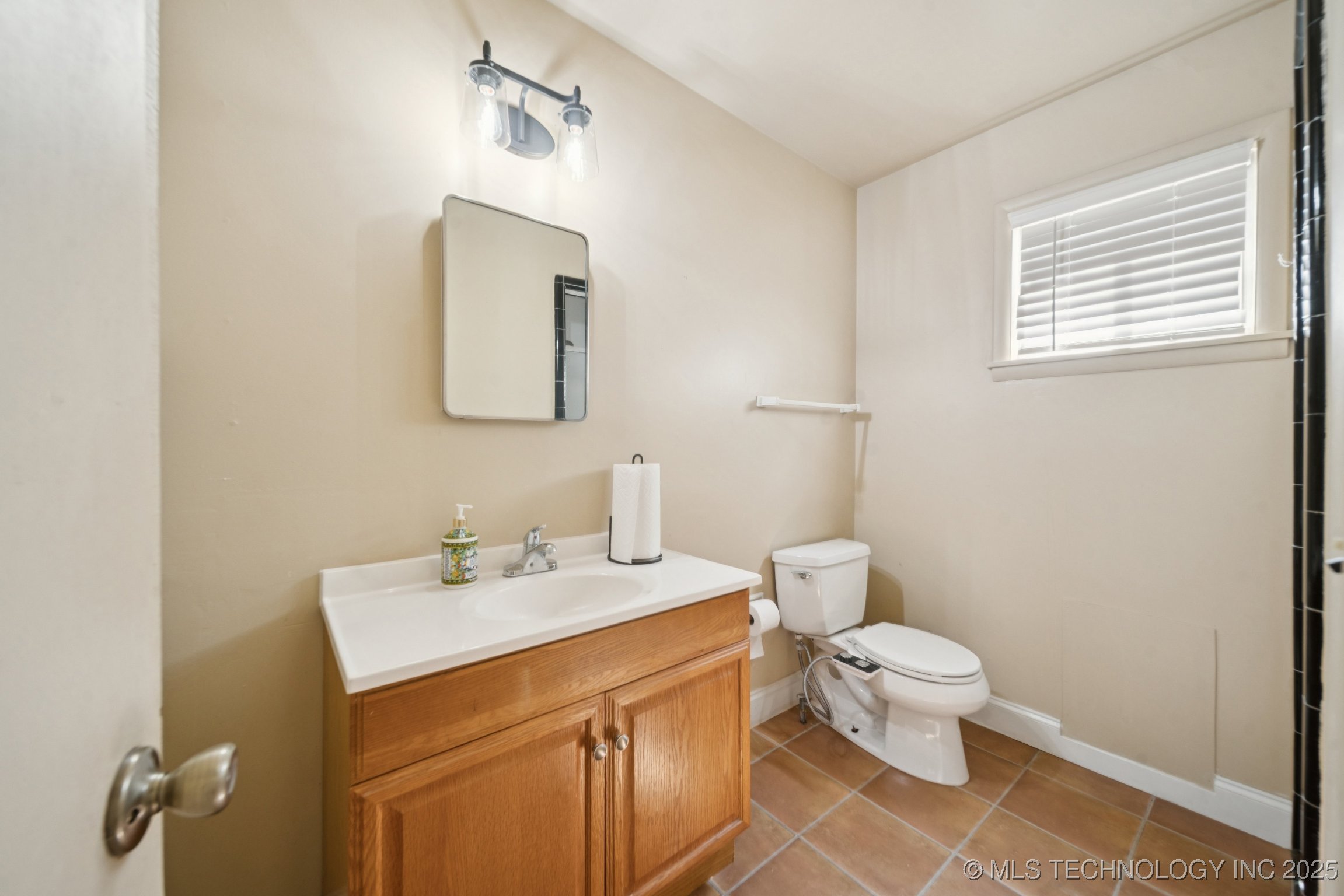 1544 E 34th Street Property Photo 20