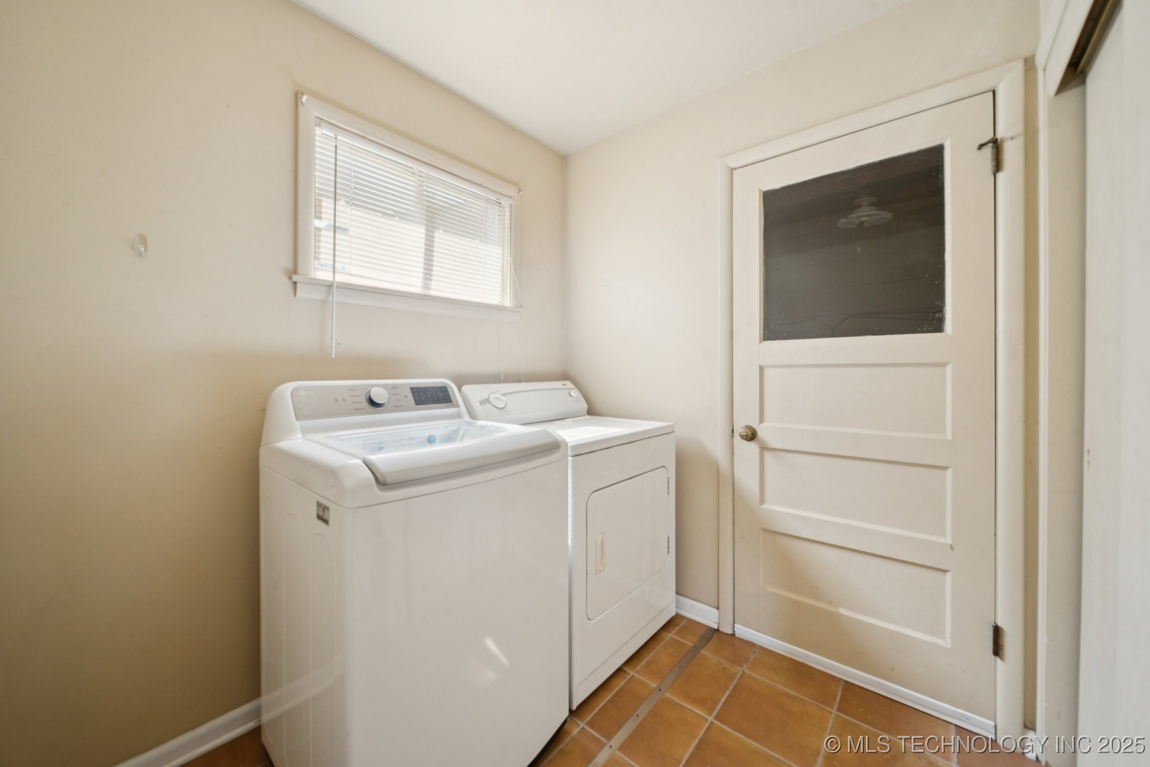 1544 E 34th Street Property Photo 21